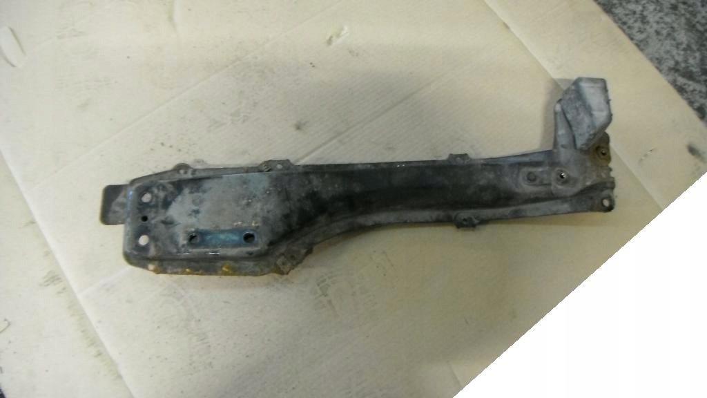 TOYOTA COROLLA VERSO 01-04 BELKA POD SILNIK