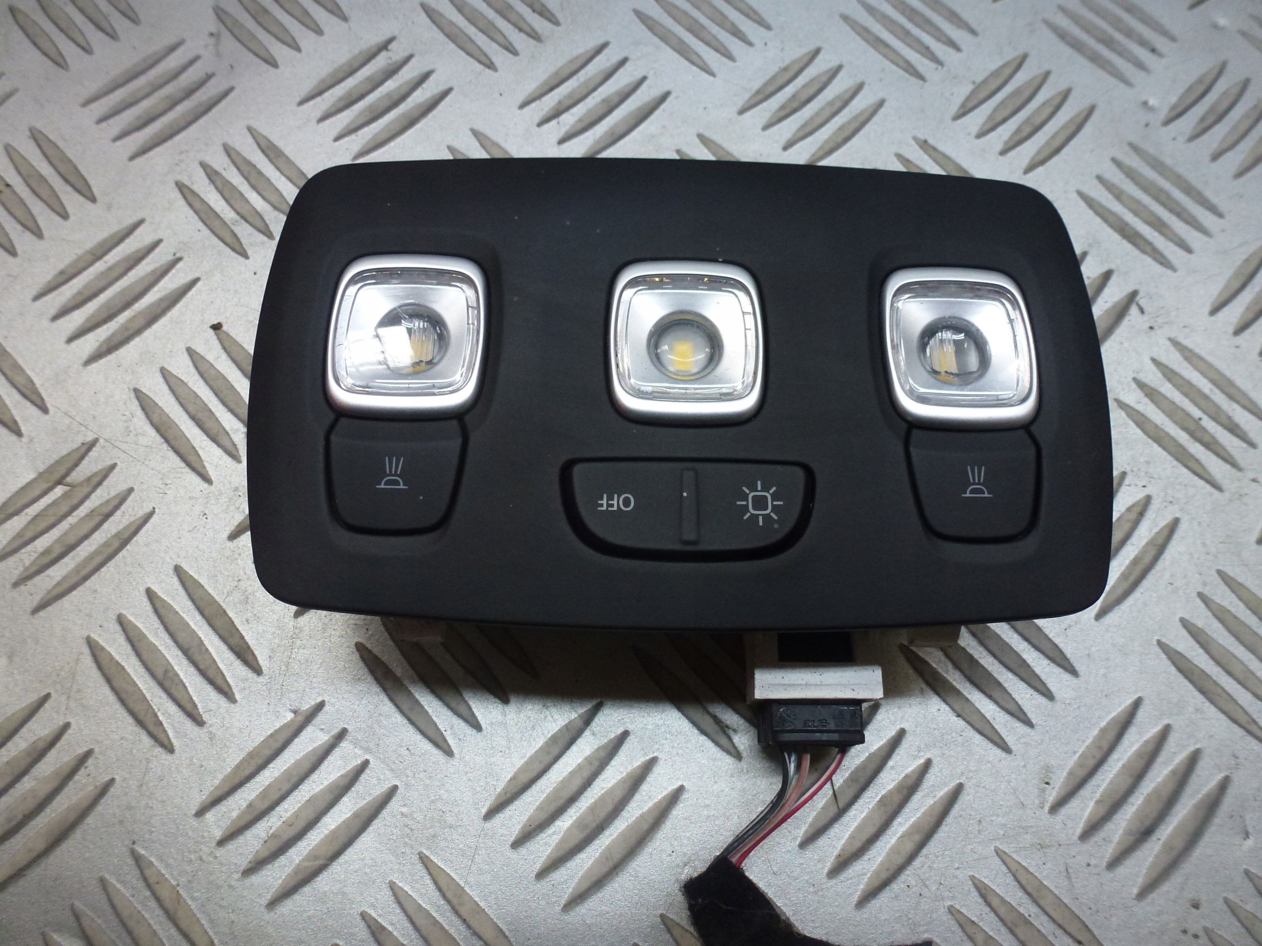 ЛАМПА ПОТОЛКА RENAULT MEGANE IV 4 264306979R