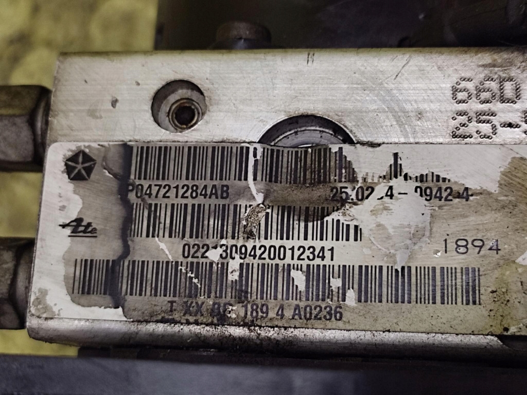 CHRYSLER VOYAGER IV pump ABS P04721284AB