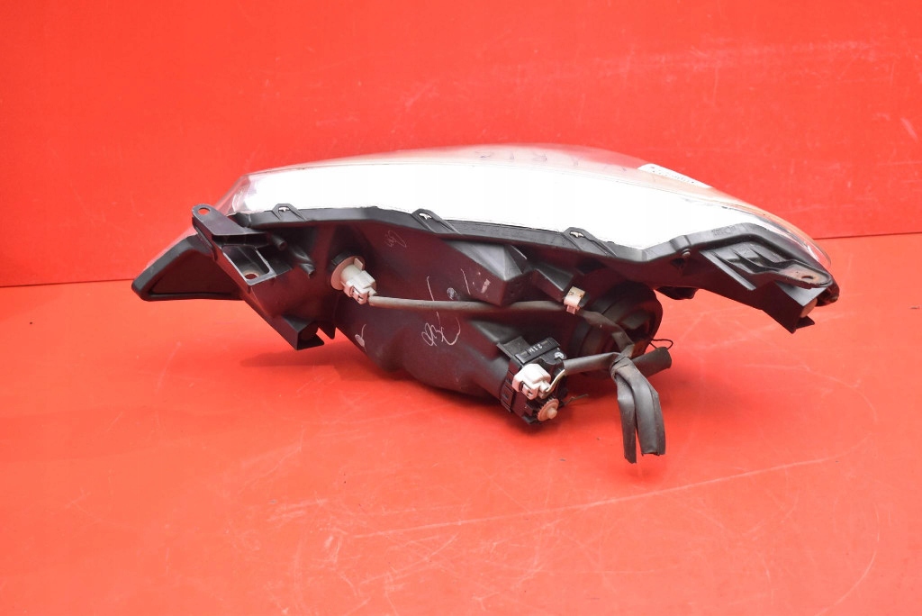 REFLEKTOR right light front UK TOYOTA YARIS 3 III 10-14