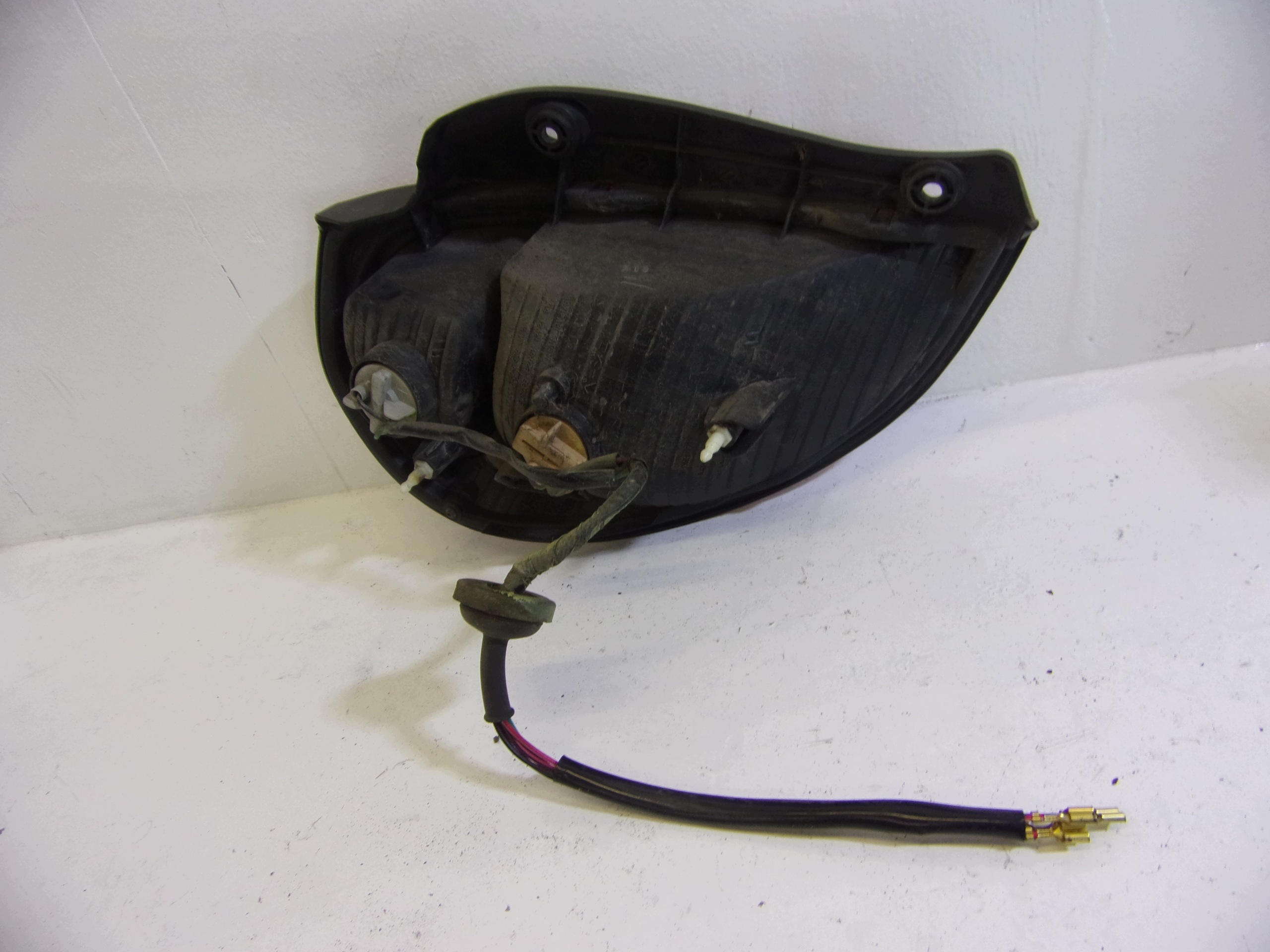 light right rear DAIHATSU SIRION