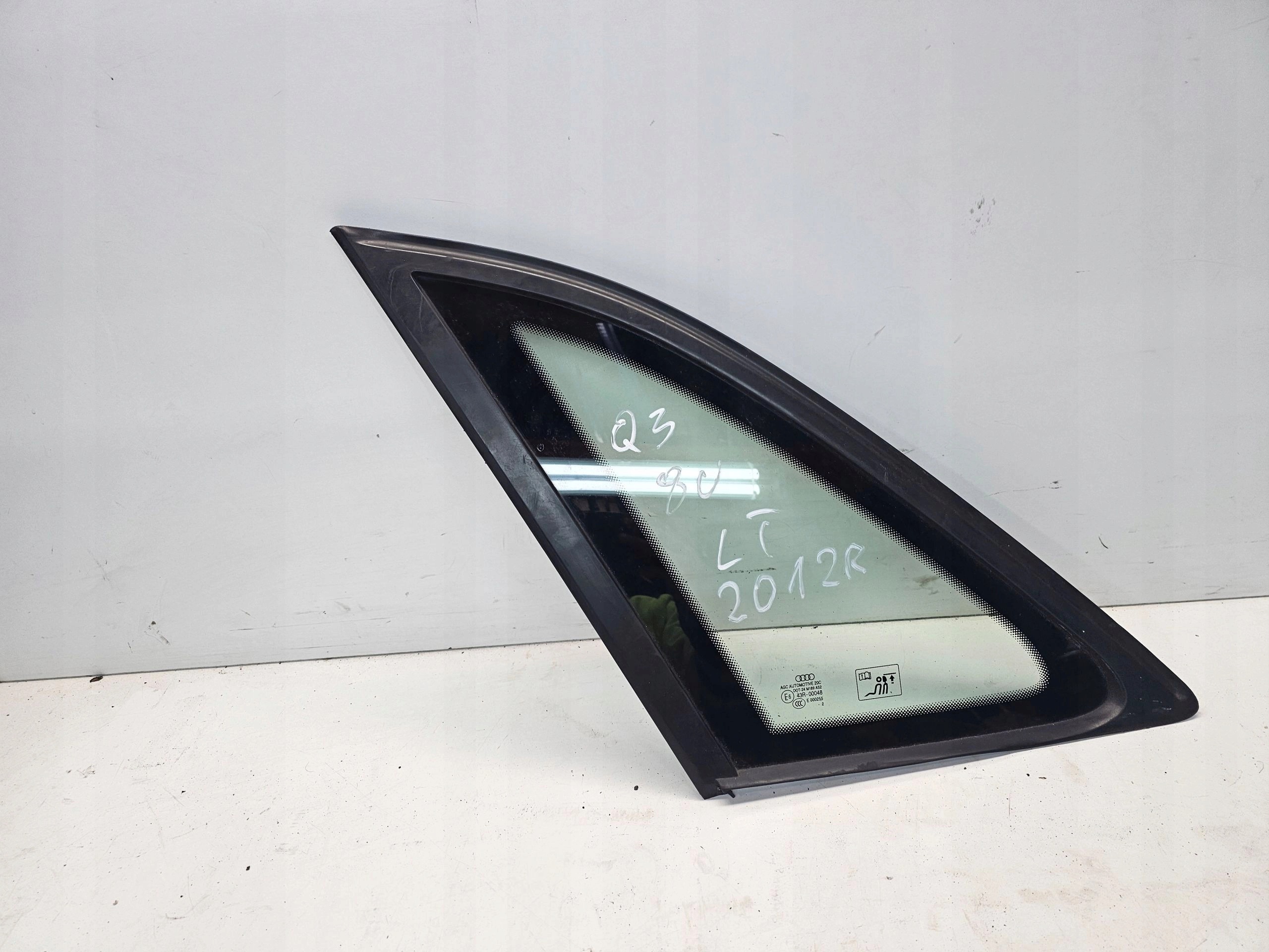 window bodywork left rear part AUDI Q3 8U 2012R