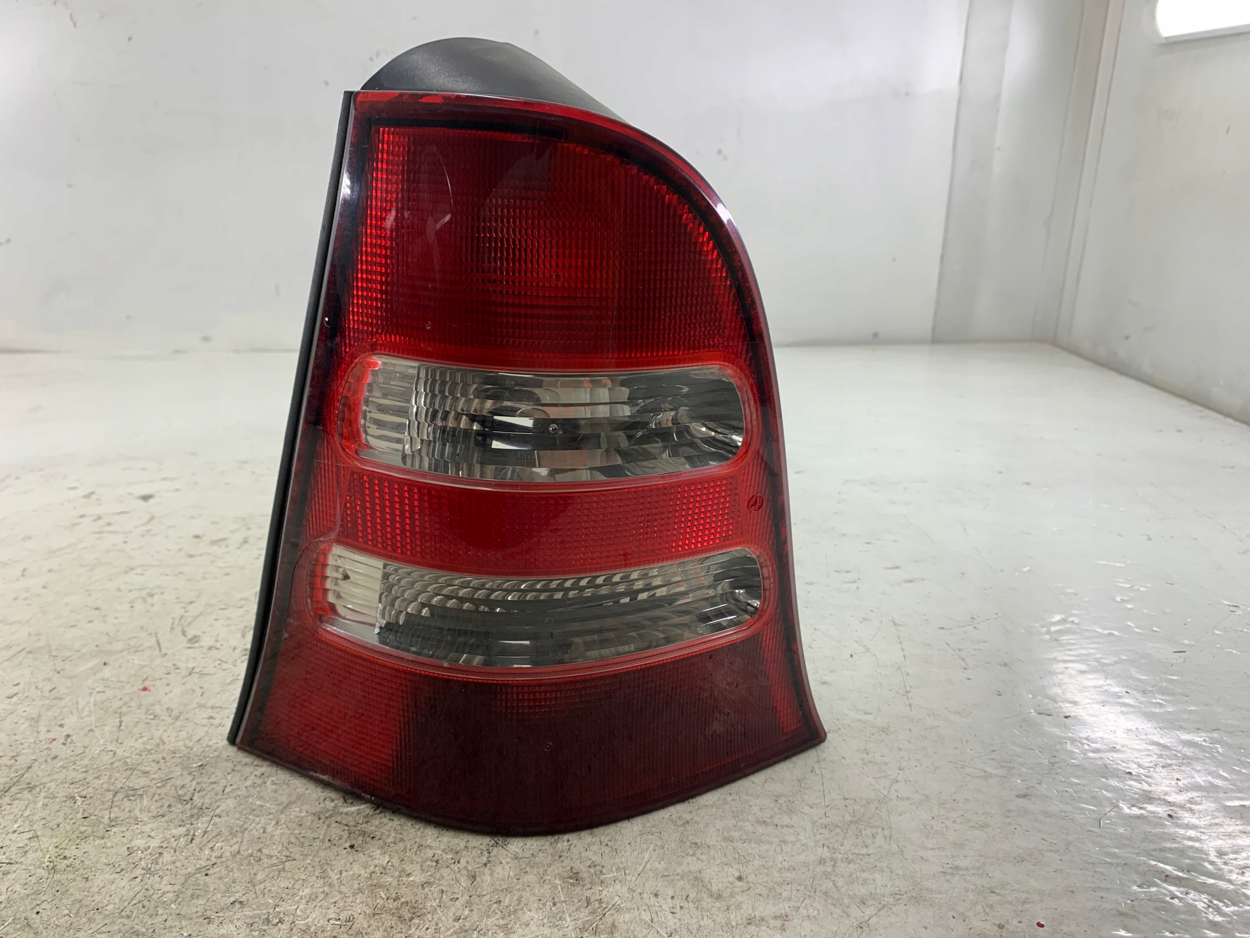 MERCEDES W168 LIFT light left rear part