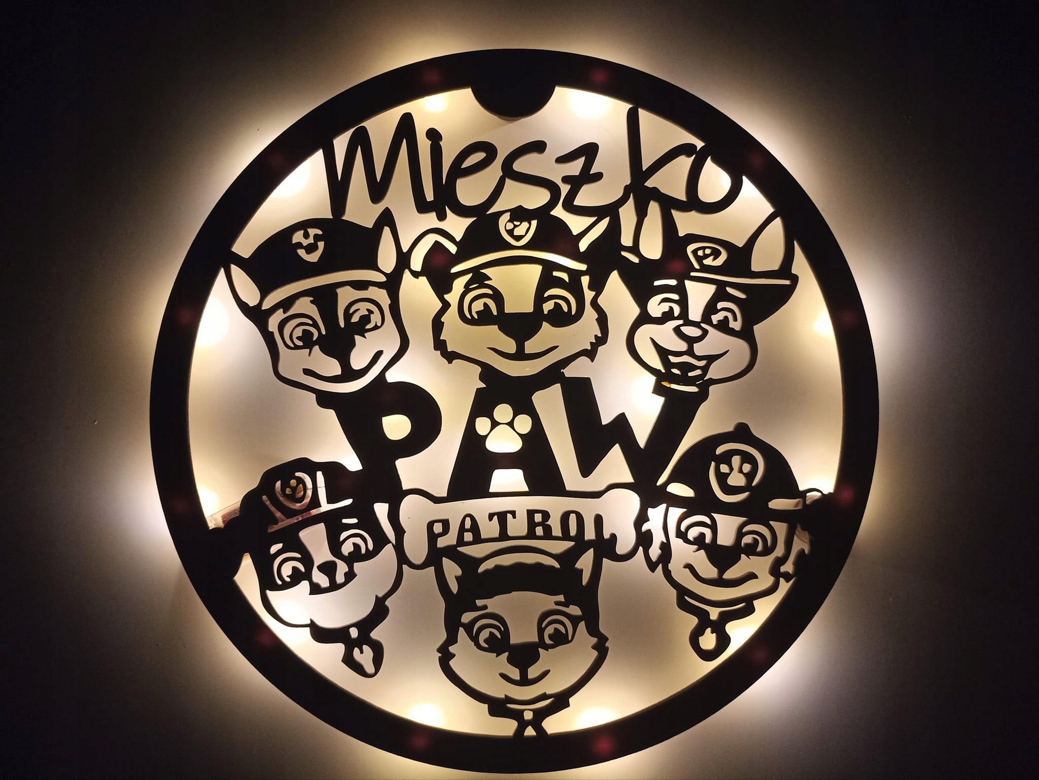 Lampka z wybranym motywem Harry Potter Psi Patrol Kolor dominujący beże i brązy