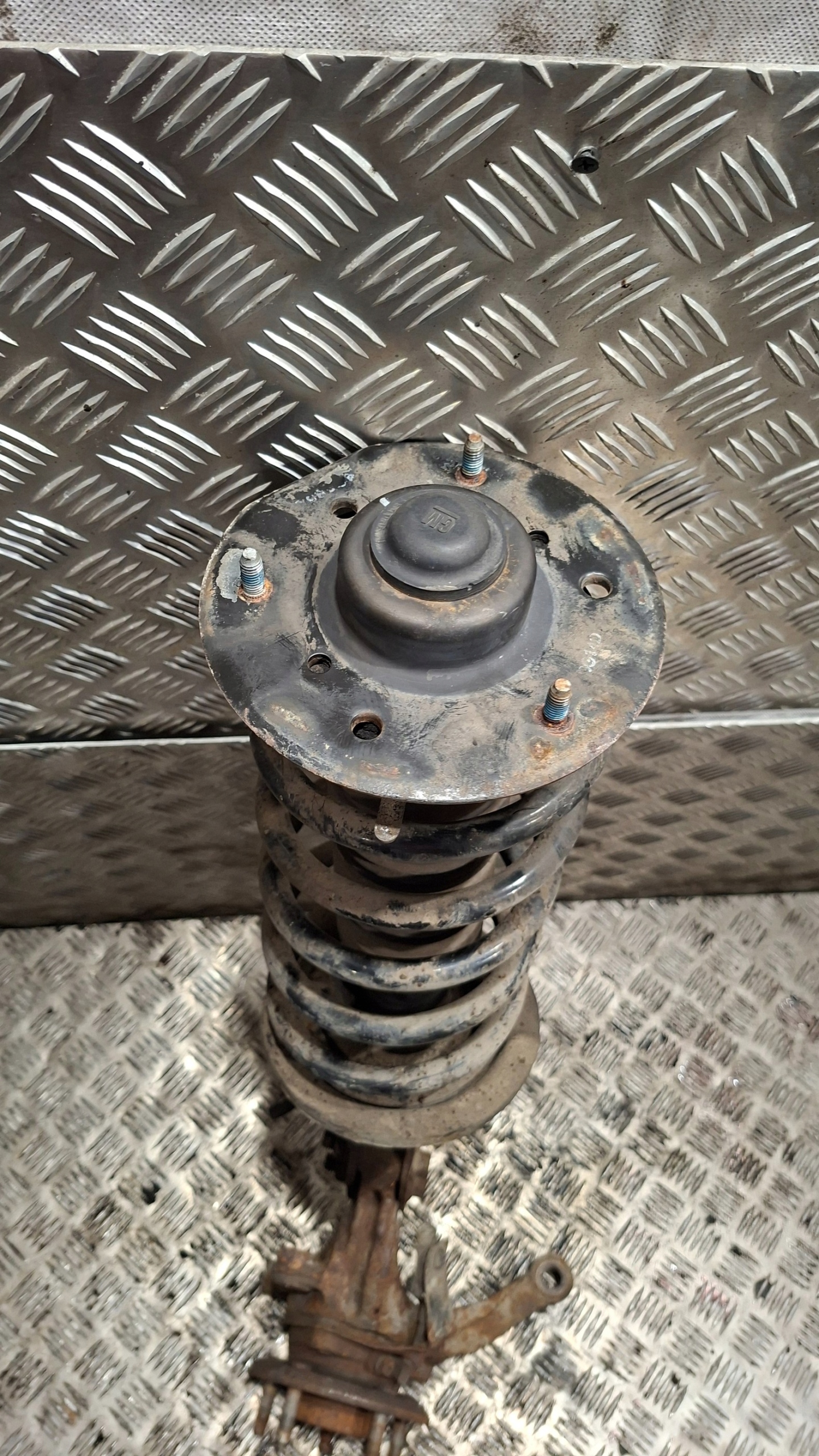 shock absorber swing left front CHEVROLET CAPTIVA 2.0D