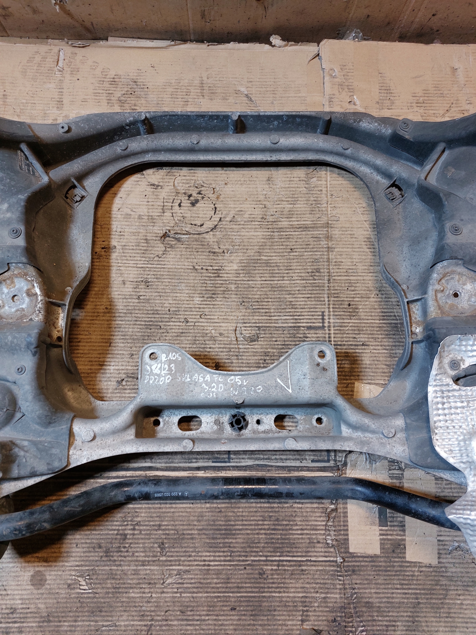 axle beam subframe front MERCEDES W220