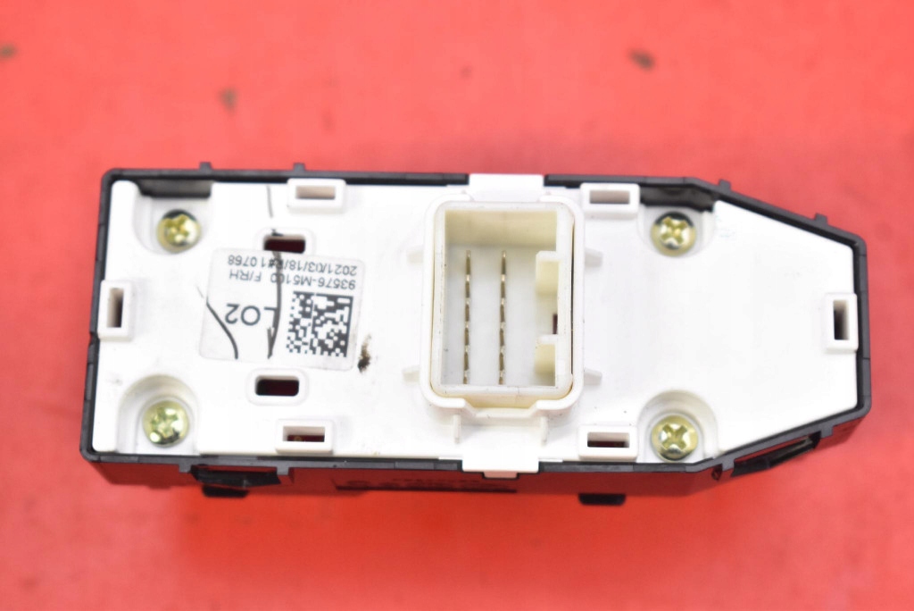 switch lifting windows right front 93576-M5100 HYUNDAI NEXO 18