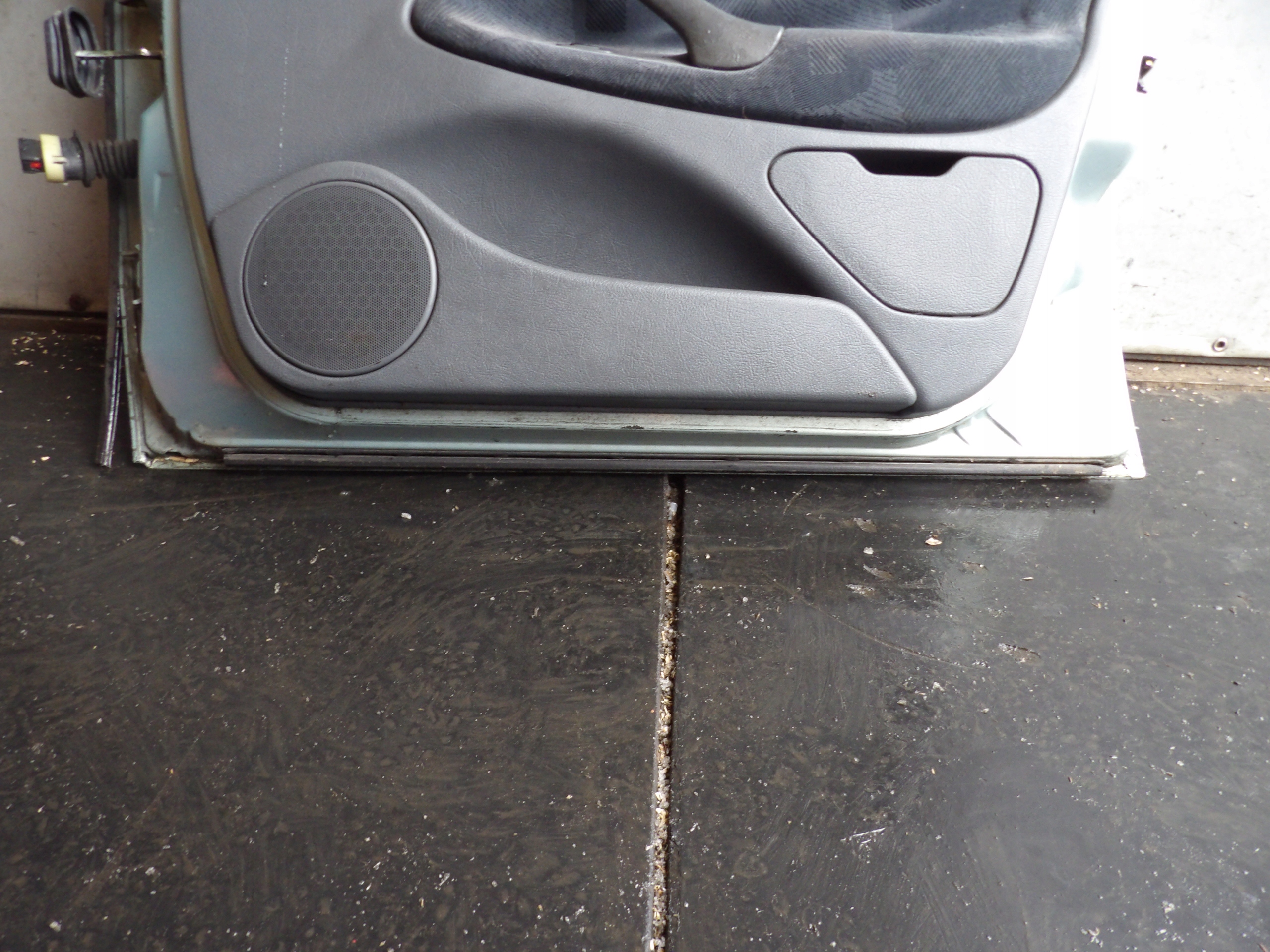 Citroen C5 and door front right lak. KRSC sedan