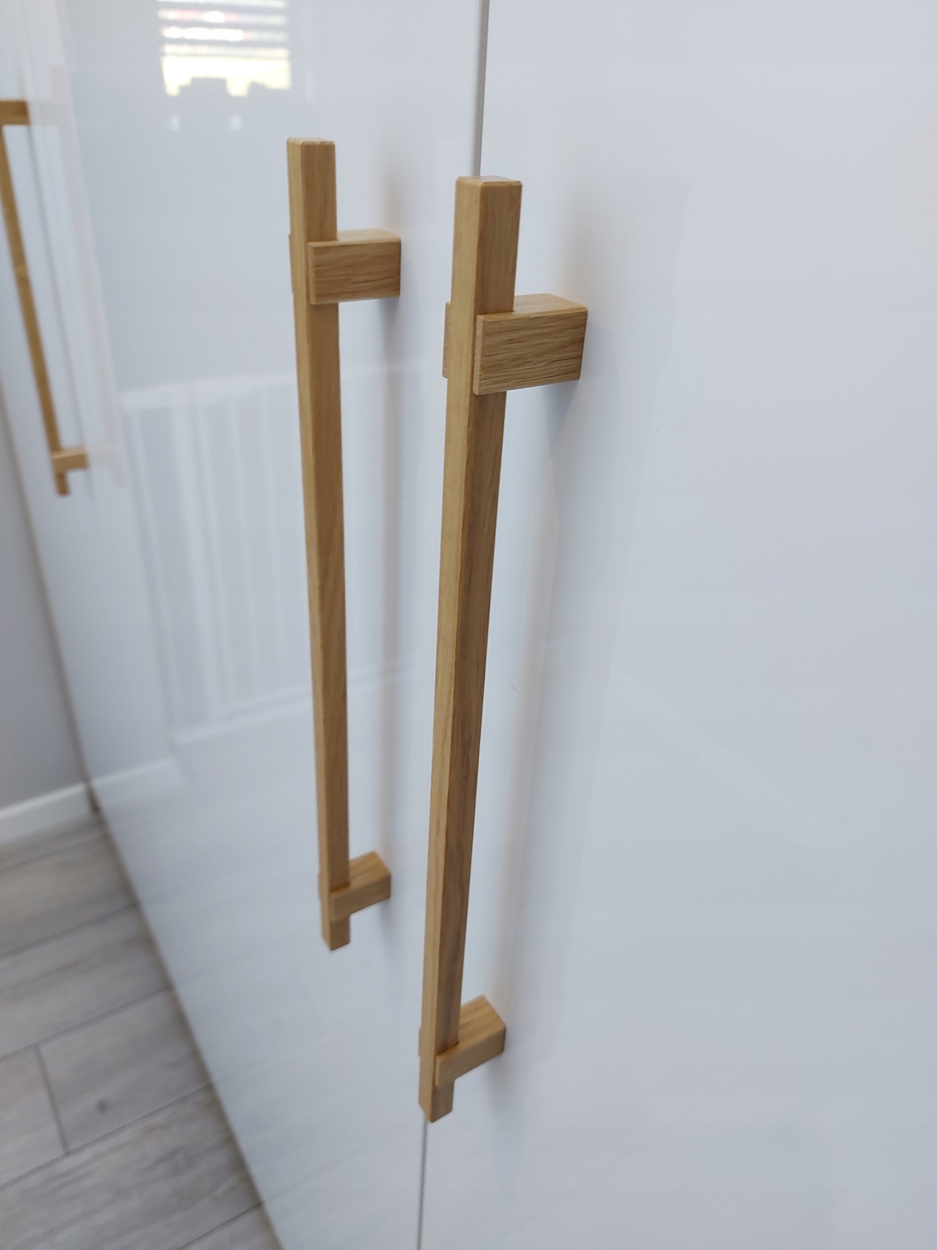 Uchwyt meblowy drewniany Reling dł.550mm roz.480mm Szerokość produktu 1.2 cm