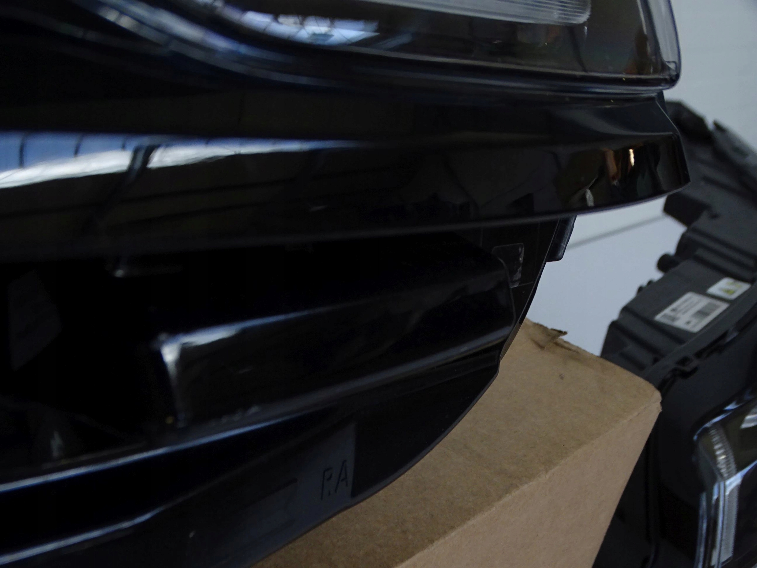 Lampa przednia RANGE ROVER VELAR L8A213W029HA Producent części Land Rover OE