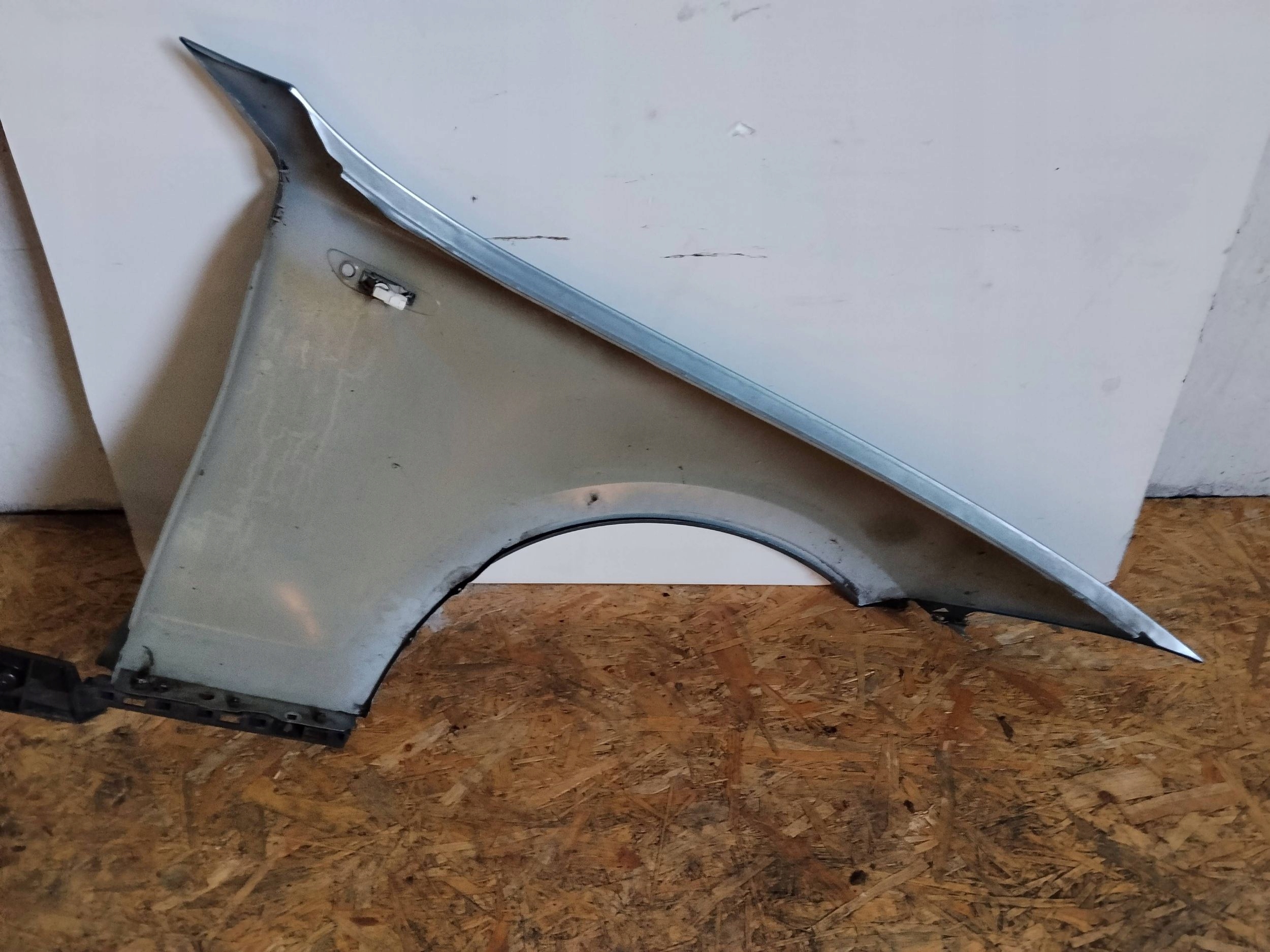 blatobran BMW 1 E81 E87 2004-2011 prednji lijevi