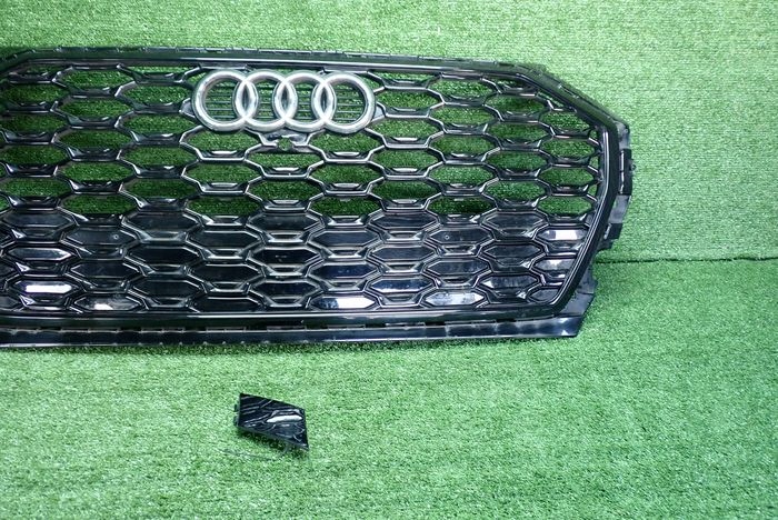 AUDI Q5 S-LINE LIFT 19- Grille