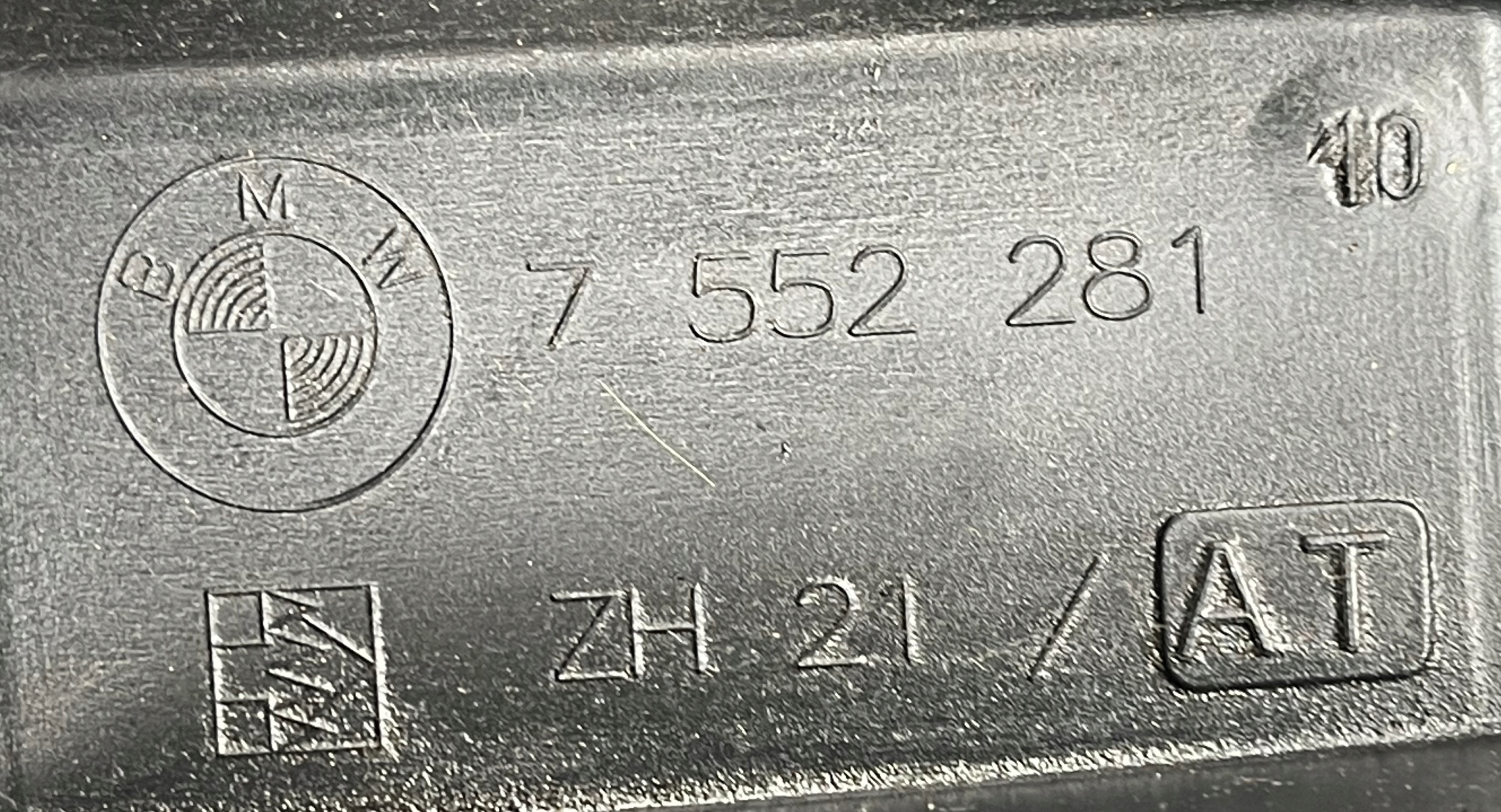BMW E70 X5 E90 E60 N52 kryt ventilů 7552281