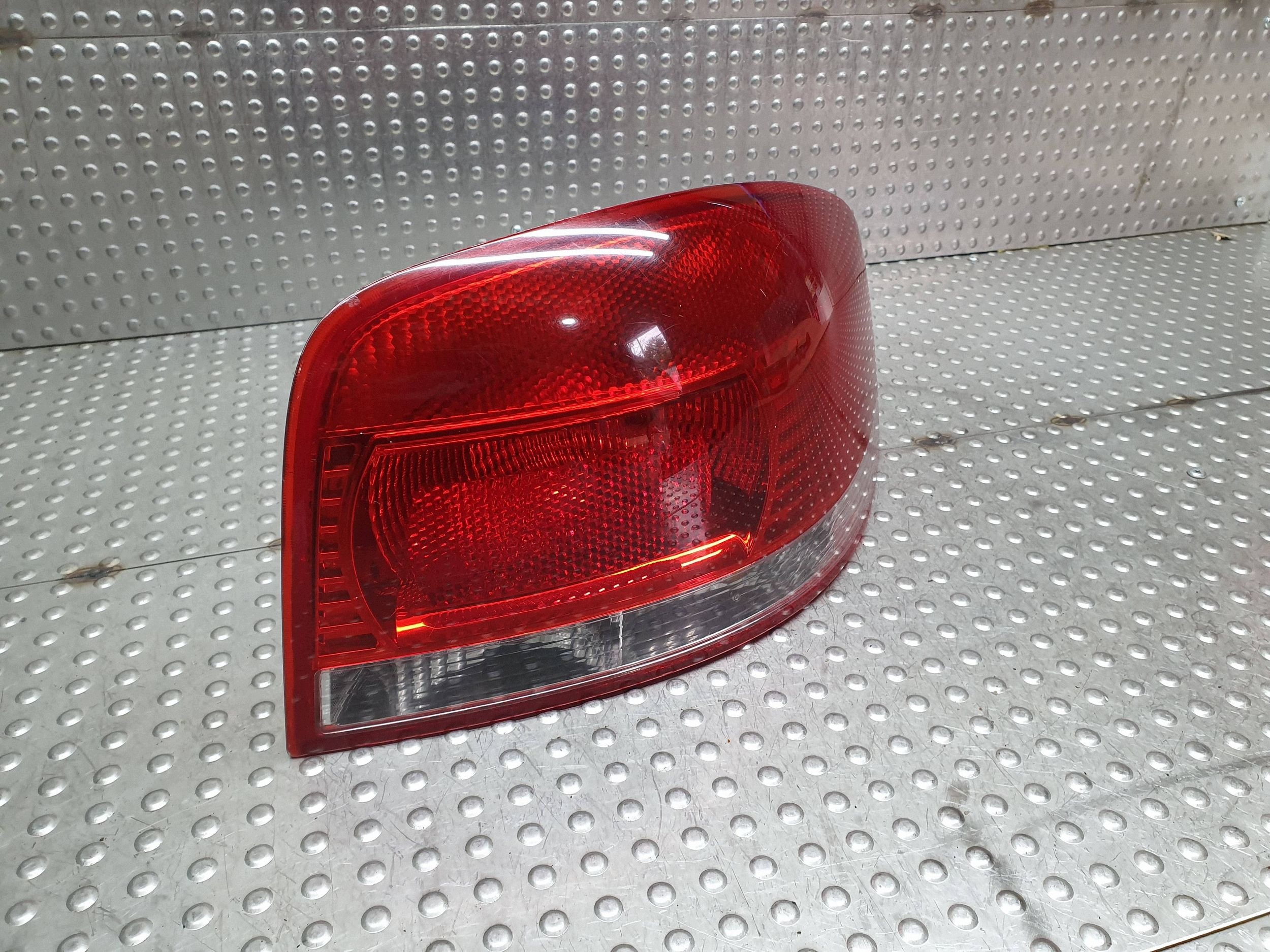 light right rear part 8P0945096 AUDI A3 8P 03-05 HATCHBACK EUROPA