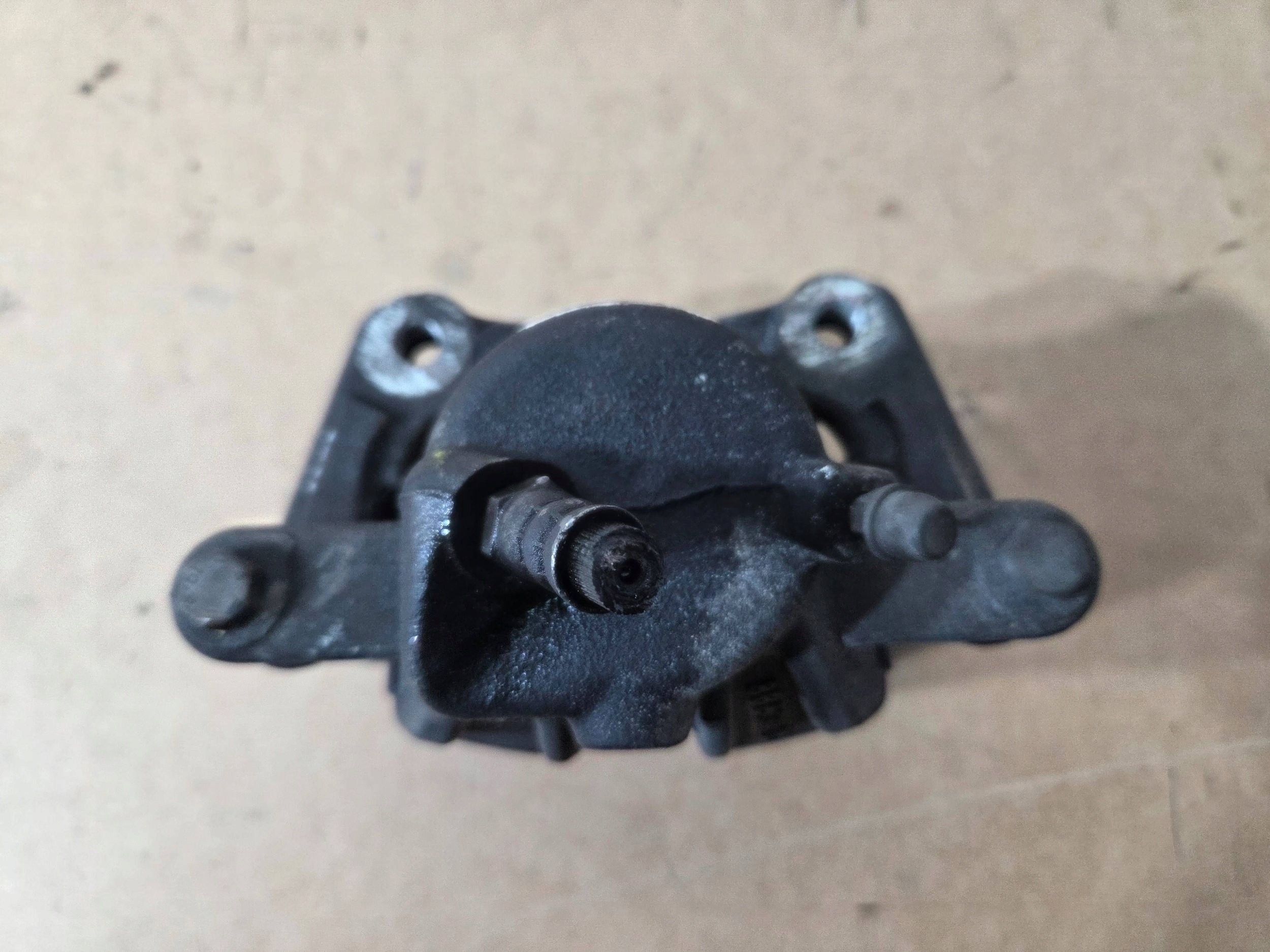 Renault Captur and caliper brake front left 8863D (B298)