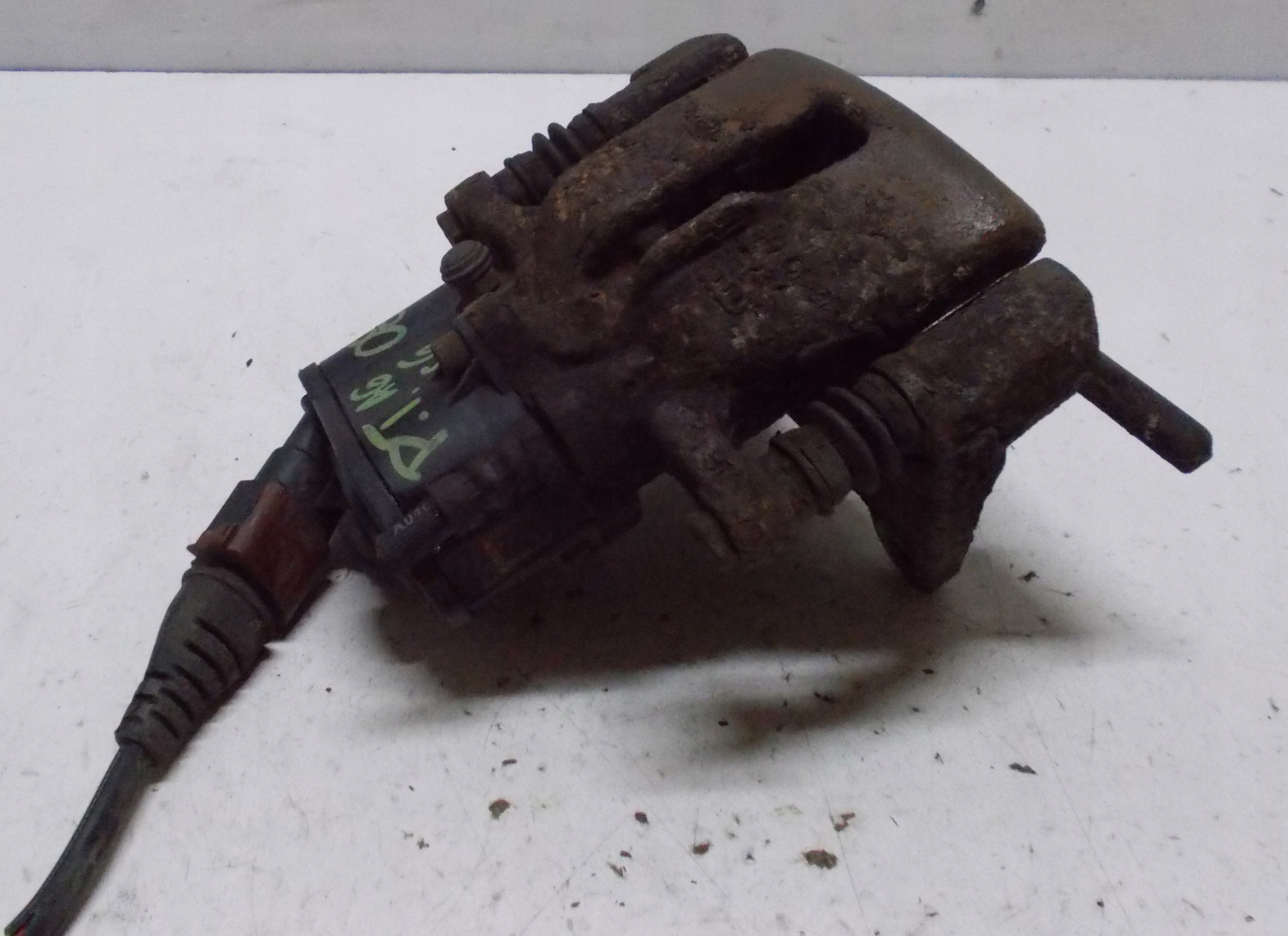 AUDI A6 C6 2.0 TFSI 08R caliper brake right rear part