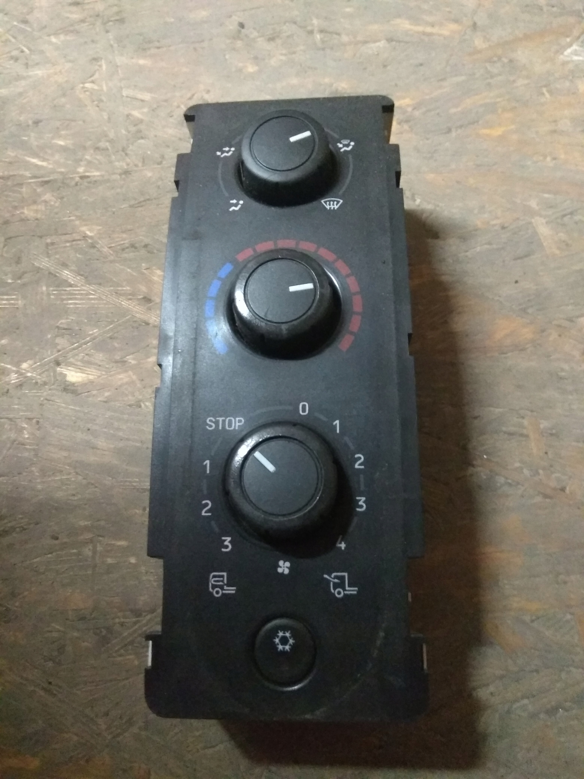 N102192T - Панель управления вентиляционным отверстием Renault Midlum Premium