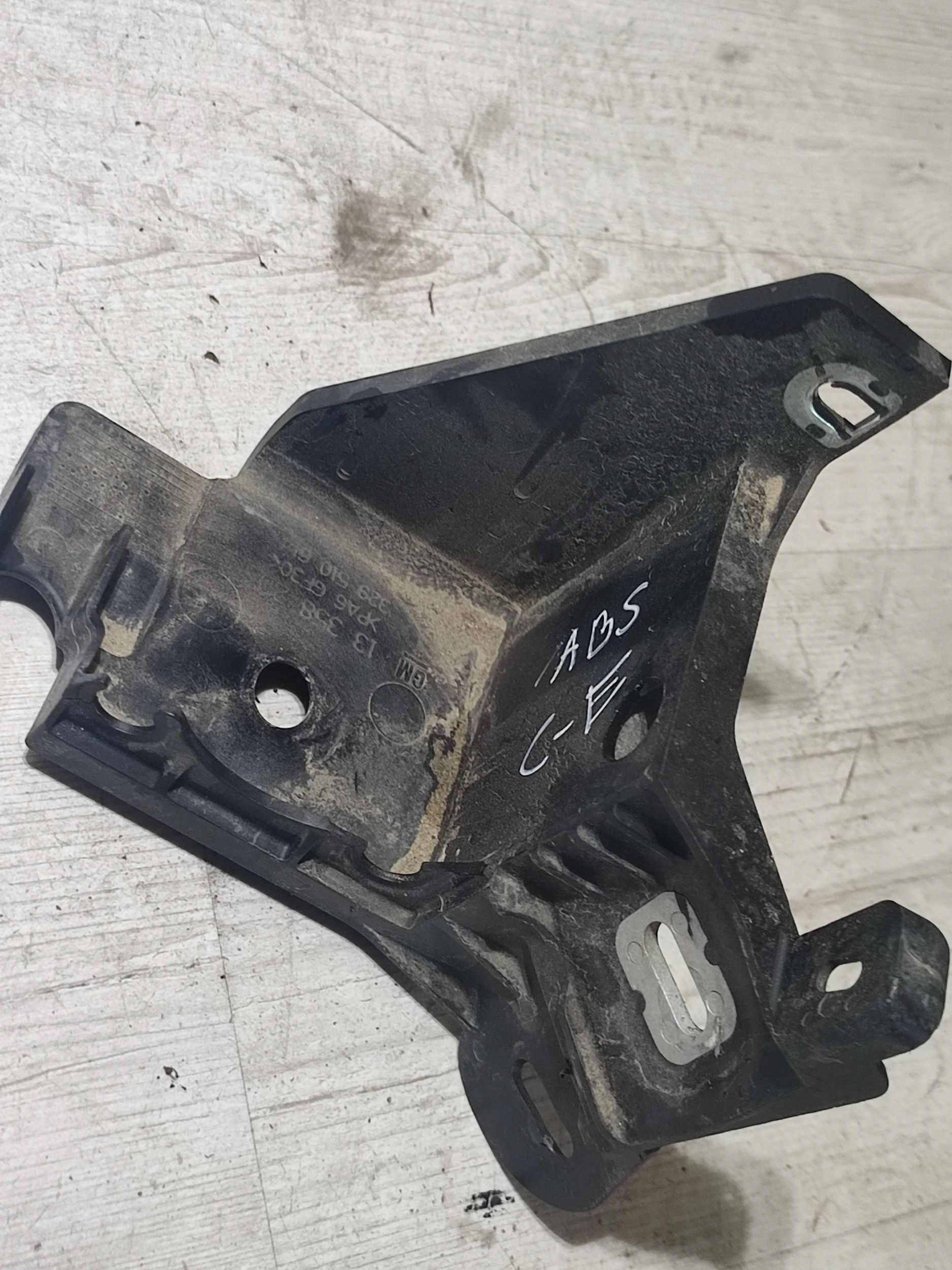 Opel Corsa E 2018uchwyt staffa ABS