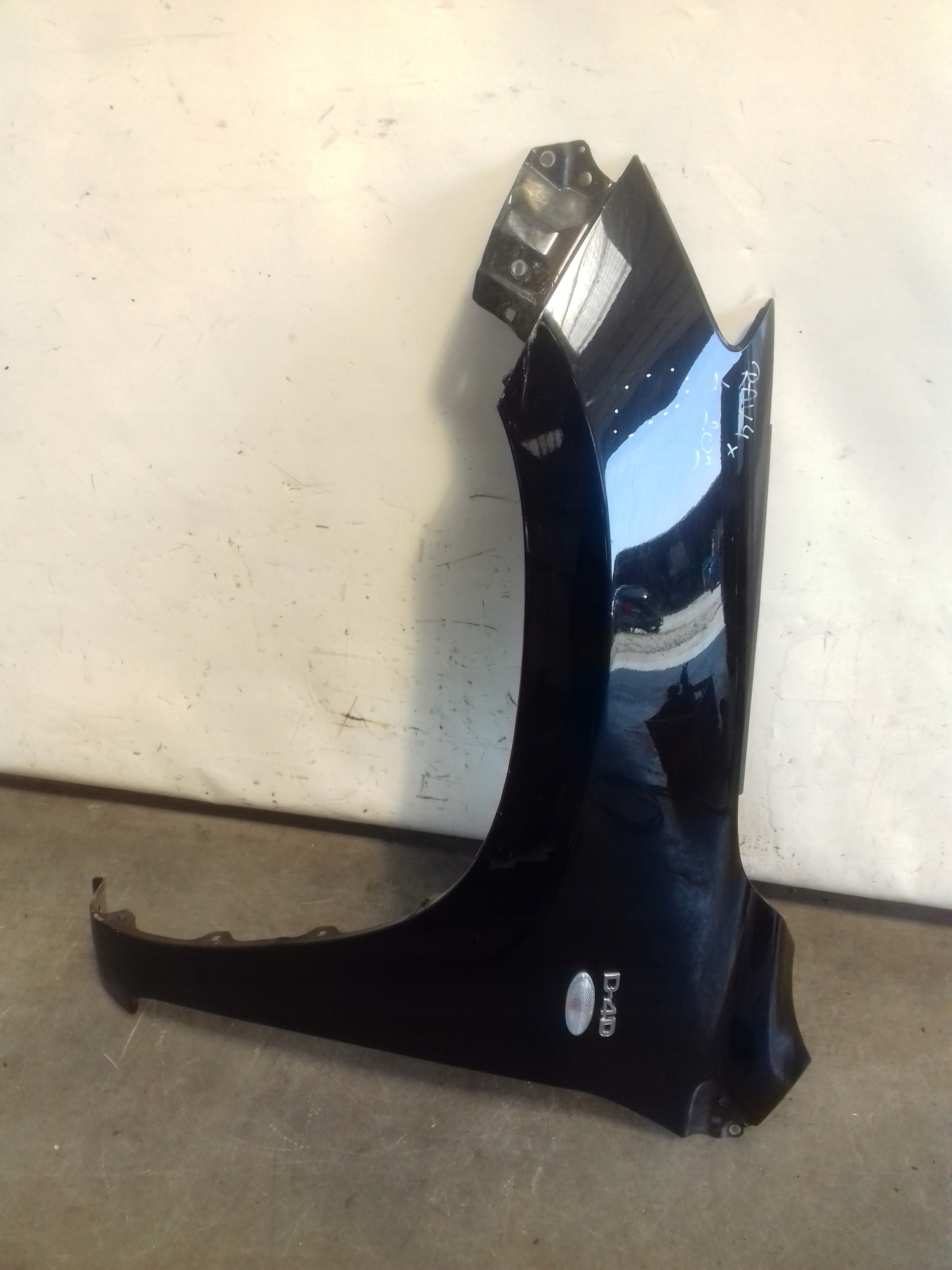 fender left 202 Toyota RAV4