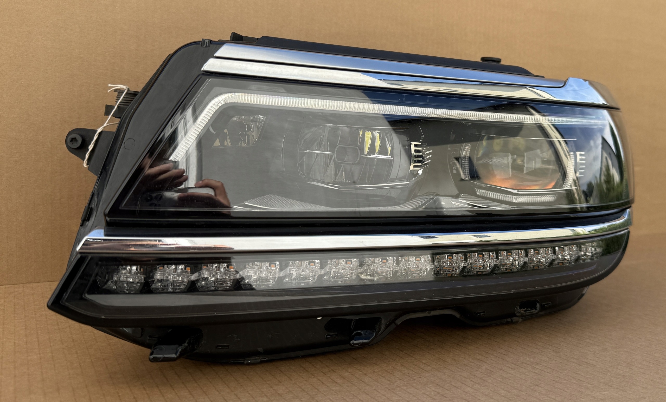 light VW TIGUAN ALLSPACE 5NN941081C left original complete