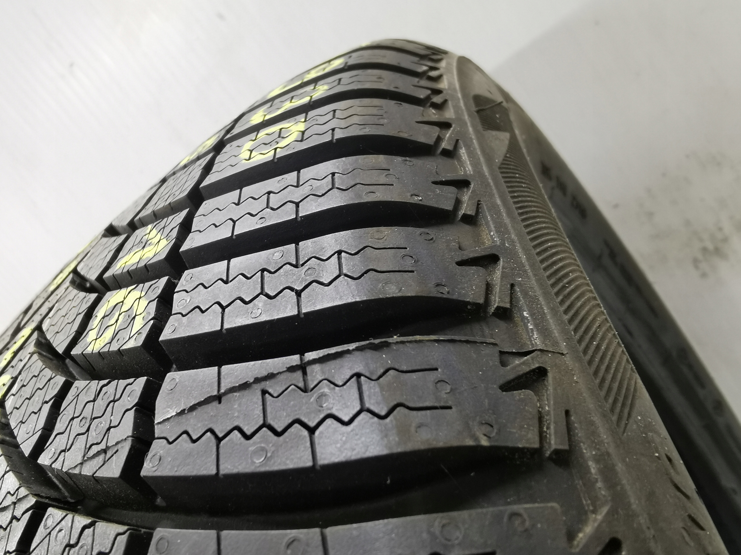 Bridgestone Blizzak LM001 evo 205/55r16 91H N9930 Model Blizzak LM001 Evo