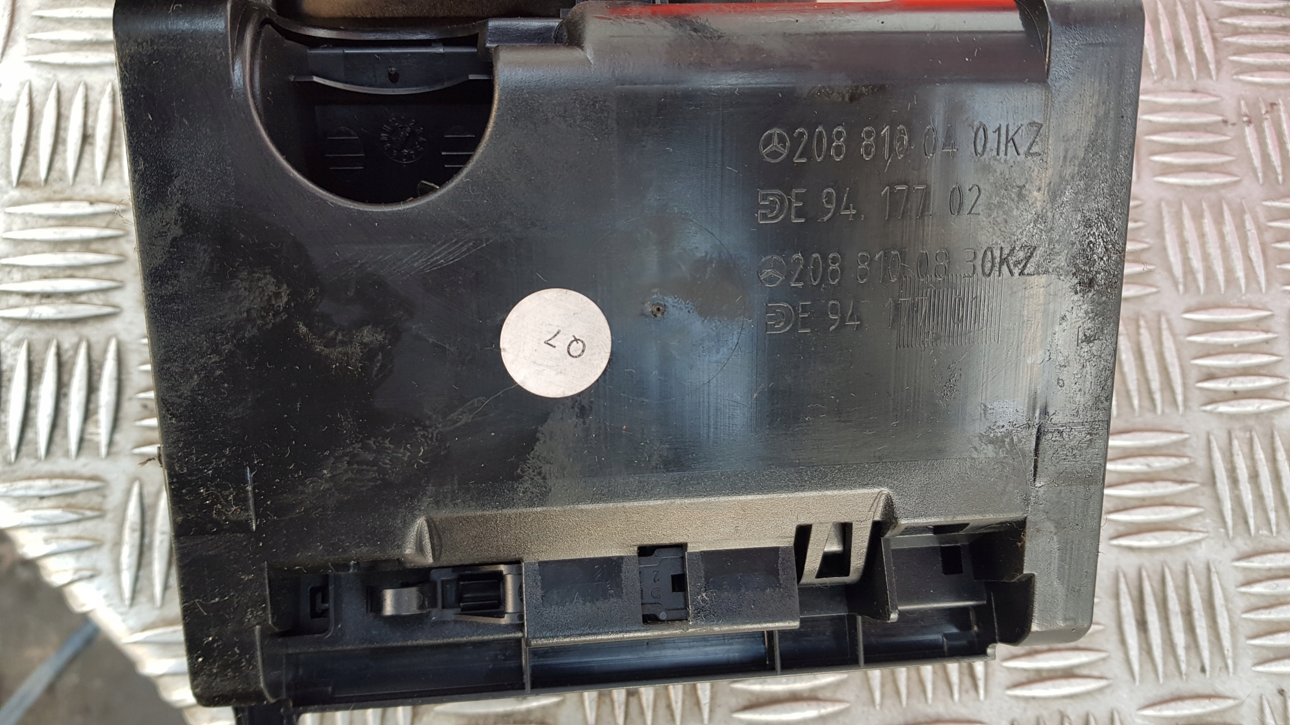 MERCEDES W208 Cendrier PANEL 2088100401