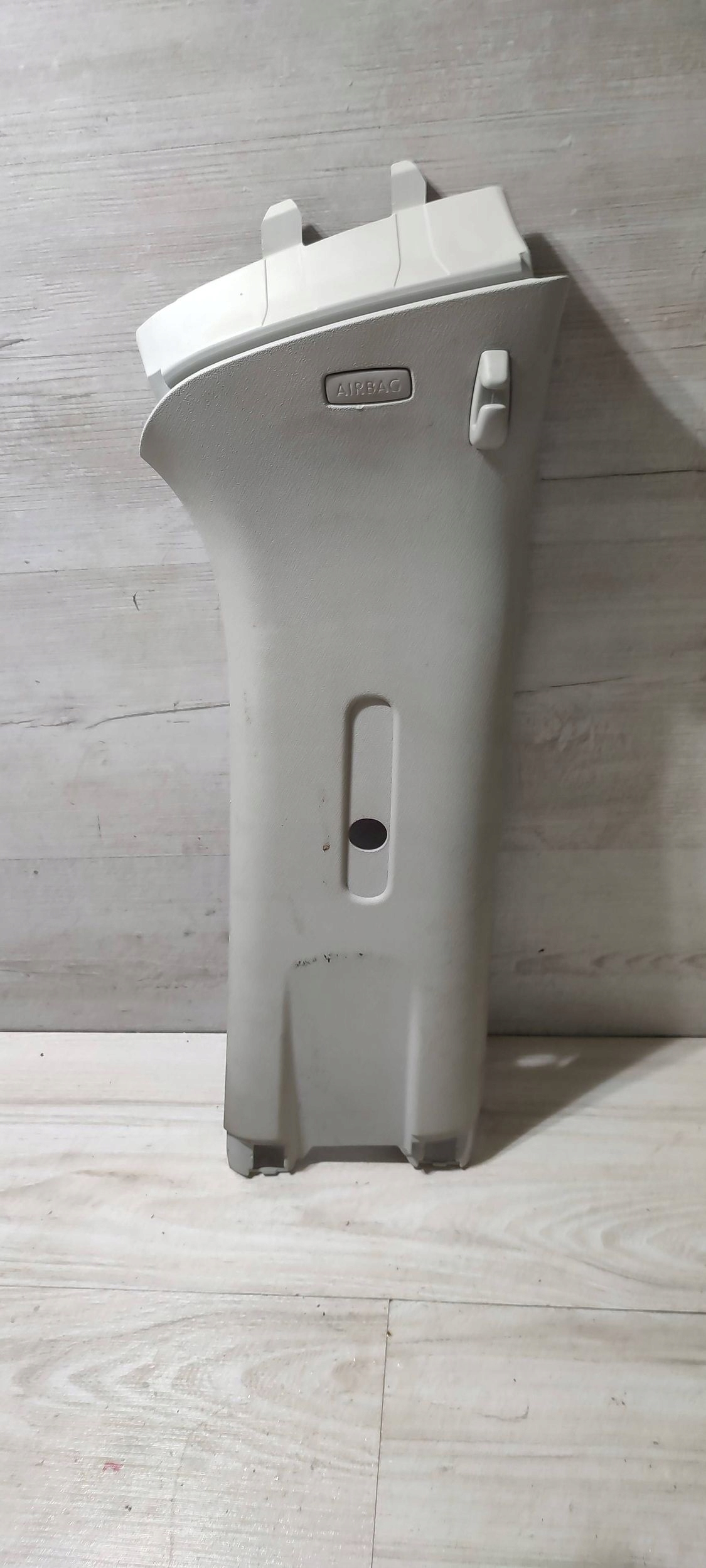 cover slupka B upper right side Volkswagen Caddy 1J0868311A