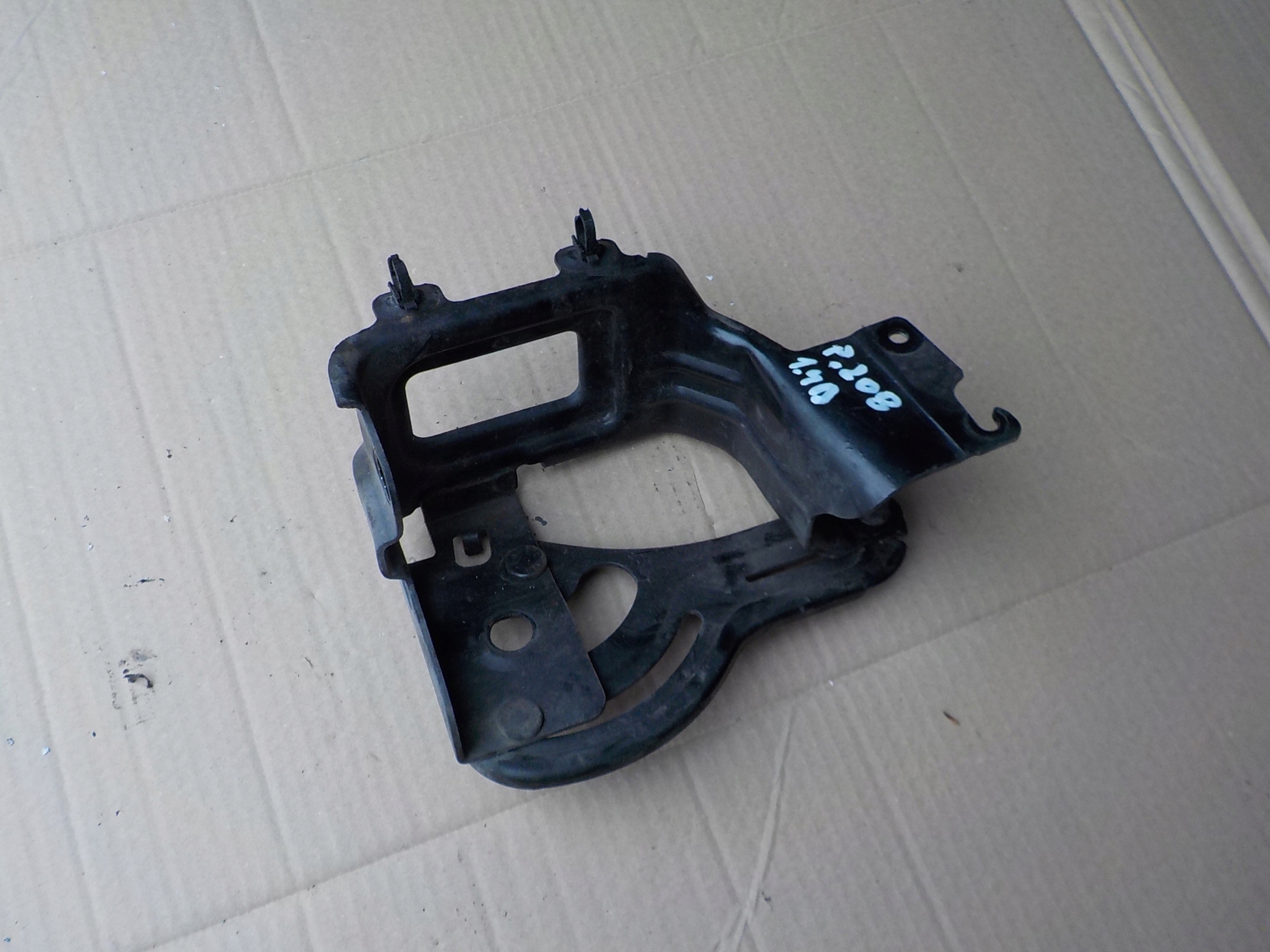 staffa pompy abs peugeot 208 e 2013r