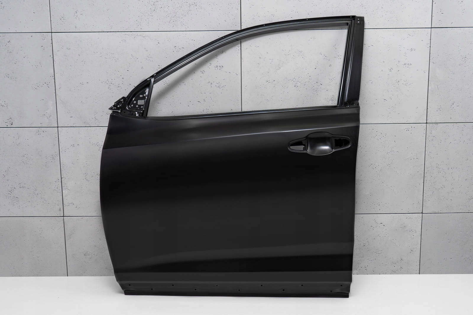 TOYOTA HIGHLANDER XU50 2013-19 DRZWI PRZEDNIE LEWE Kolor do lakierowania