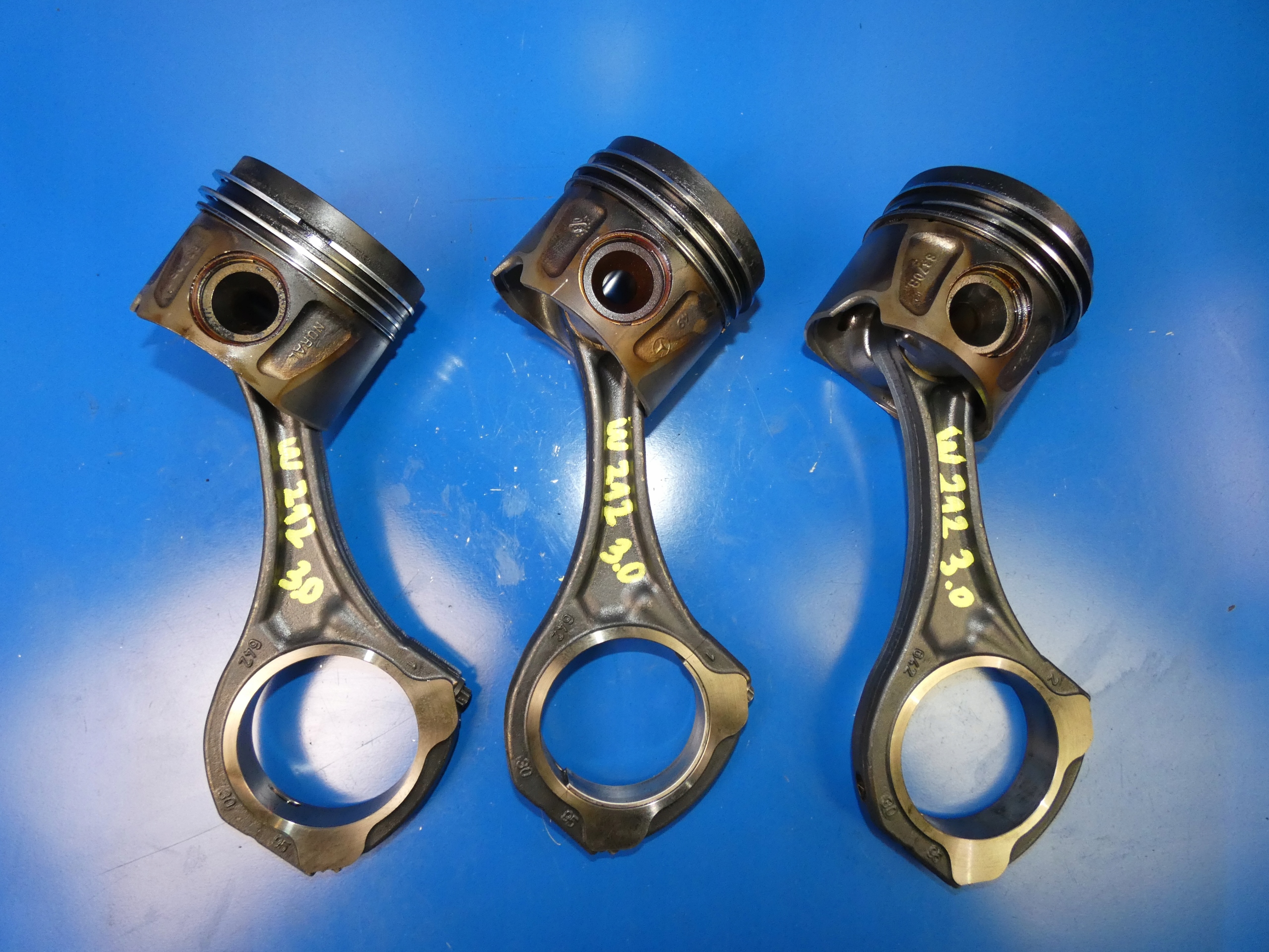 W212 W204 W218 3.0 CDI V6 piston + connecting rod