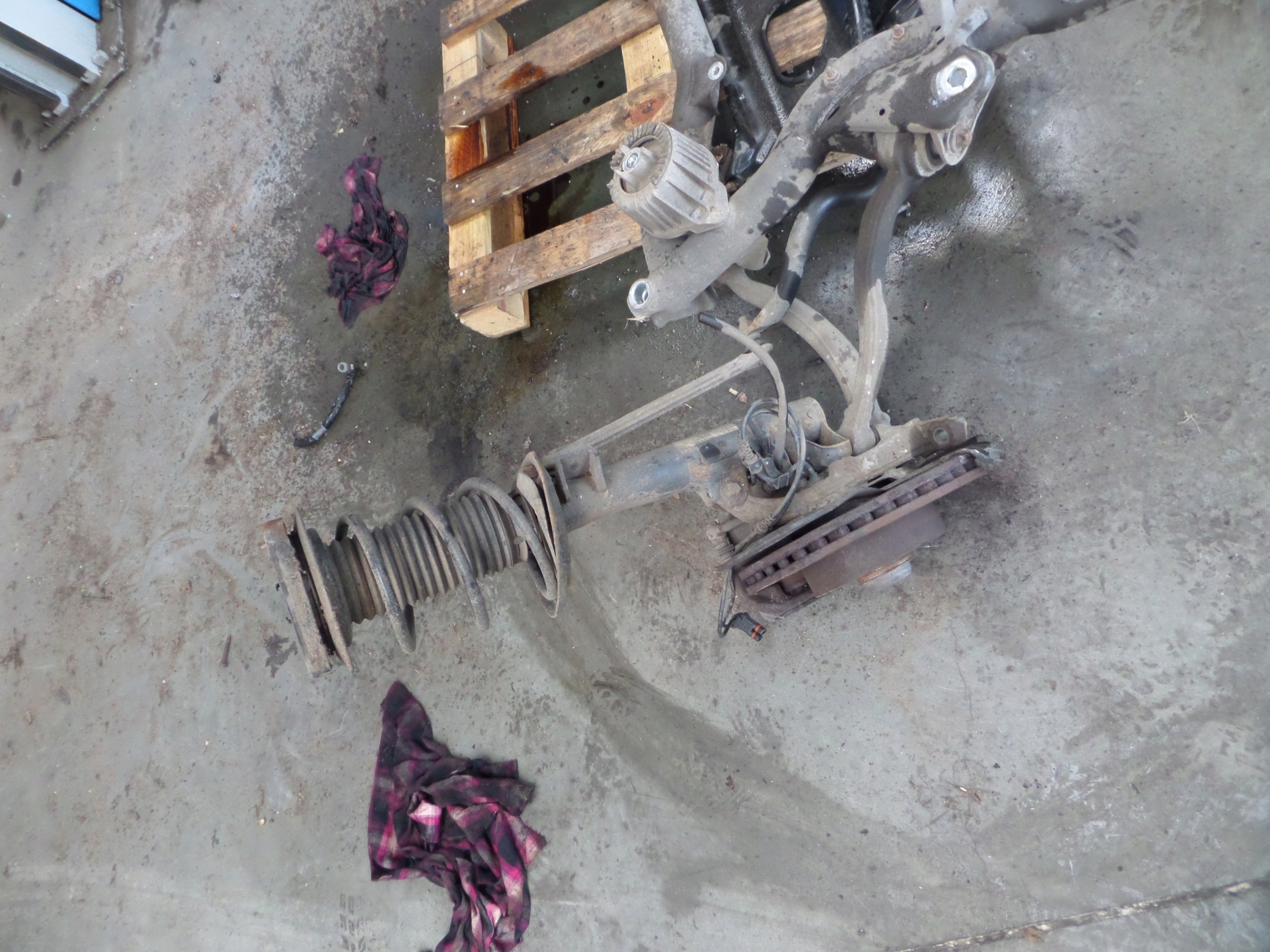 MERCEDES W204 C-KLASA axle beam subframe springing TRAWERS front front