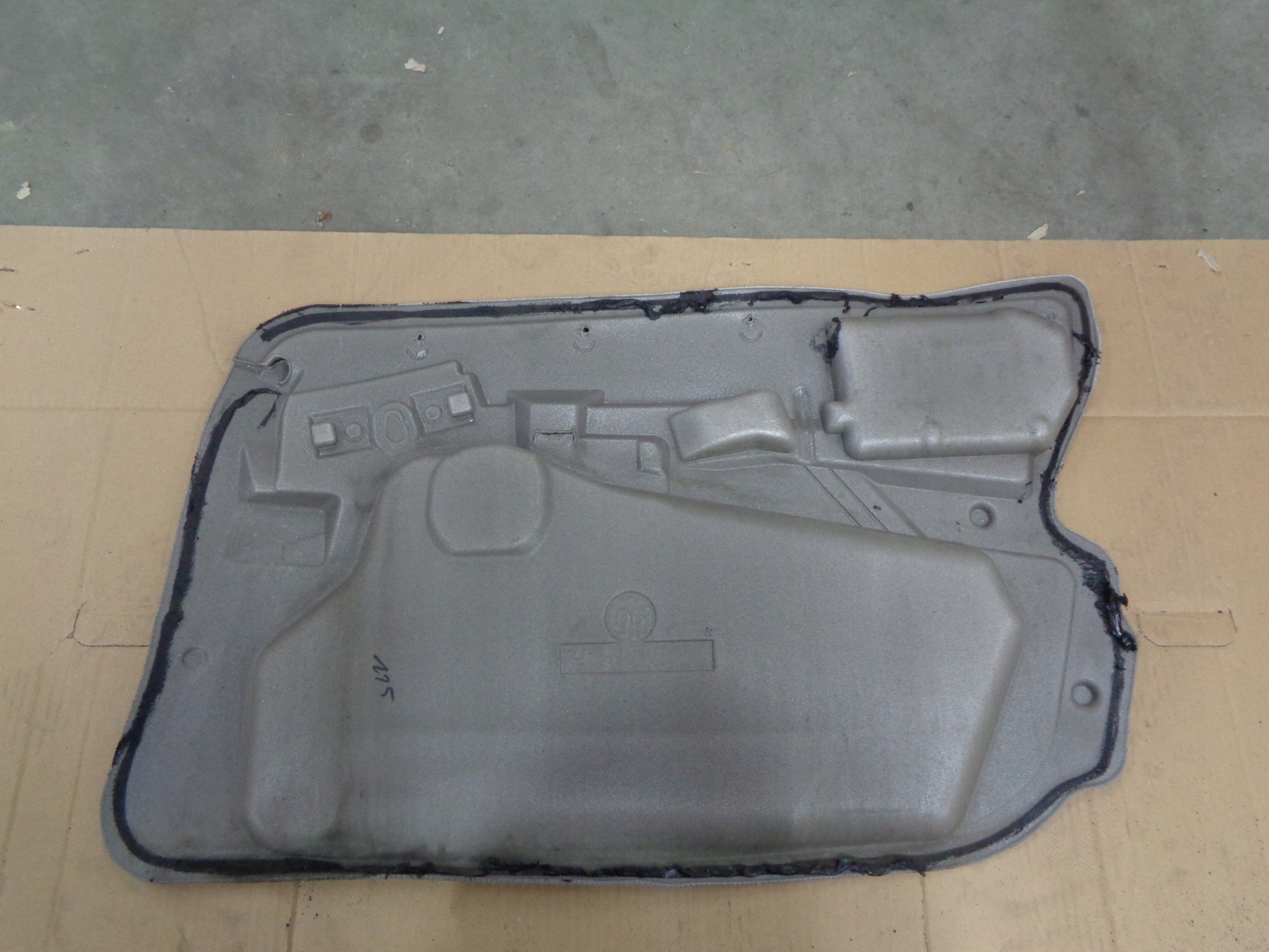 Bmw E60 E61 wygłuszenie drzwi izolacja pianka LP Producent części BMW OE