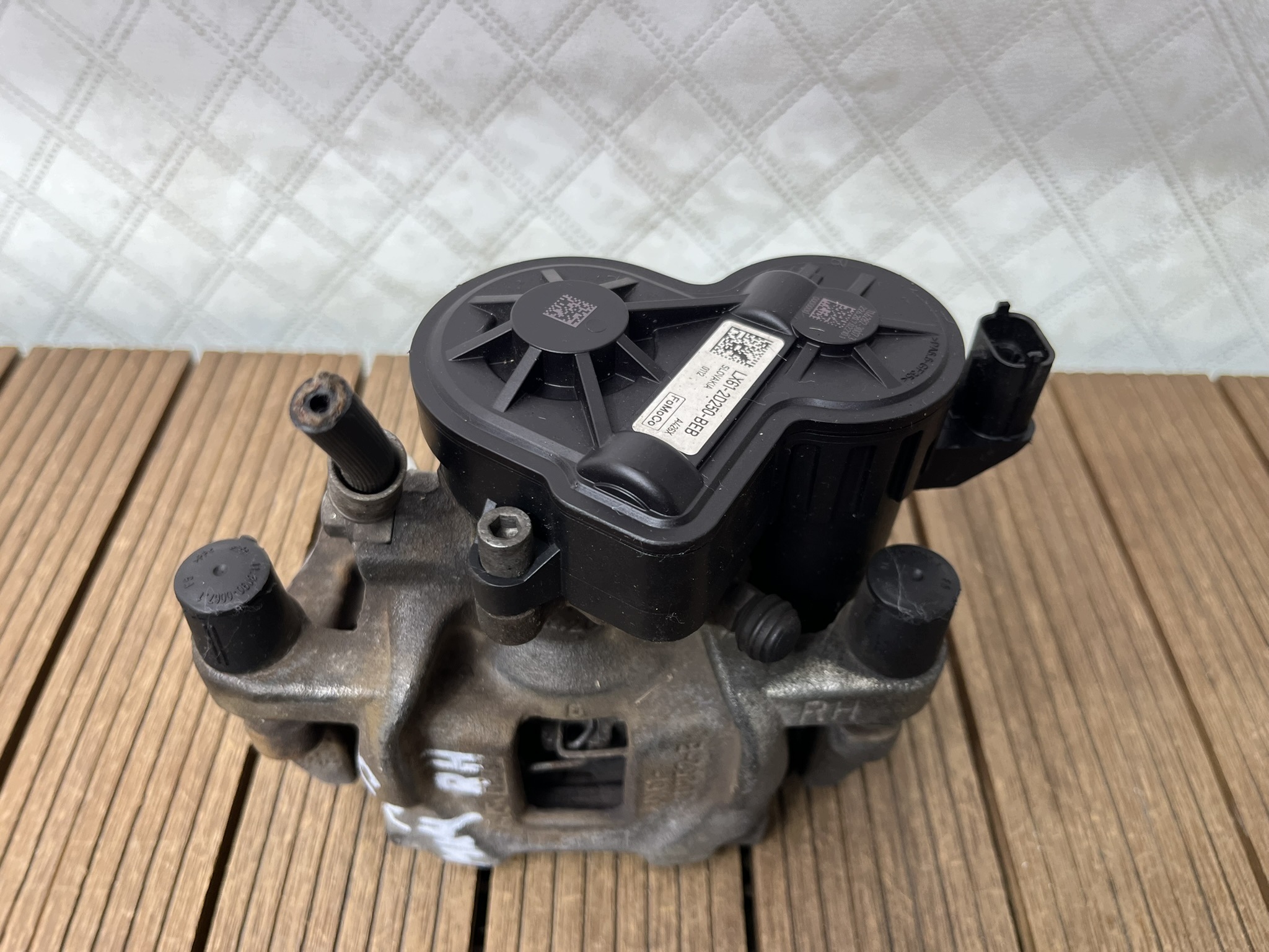 FORD FOCUS MK4 18-22 caliper brake rear right LX61-2D250-BEB original
