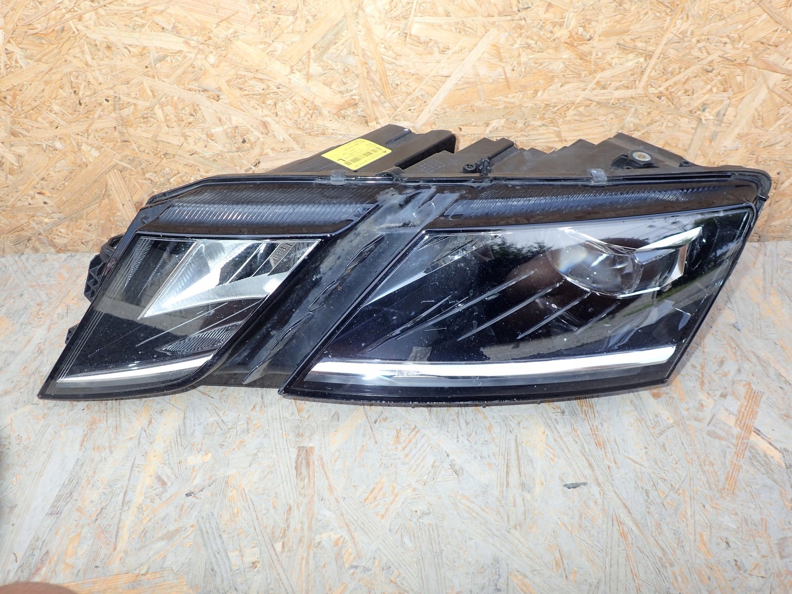 LAMPA LEWA FULL LED SKODA OCTAVIA 3 III 5E LIFT