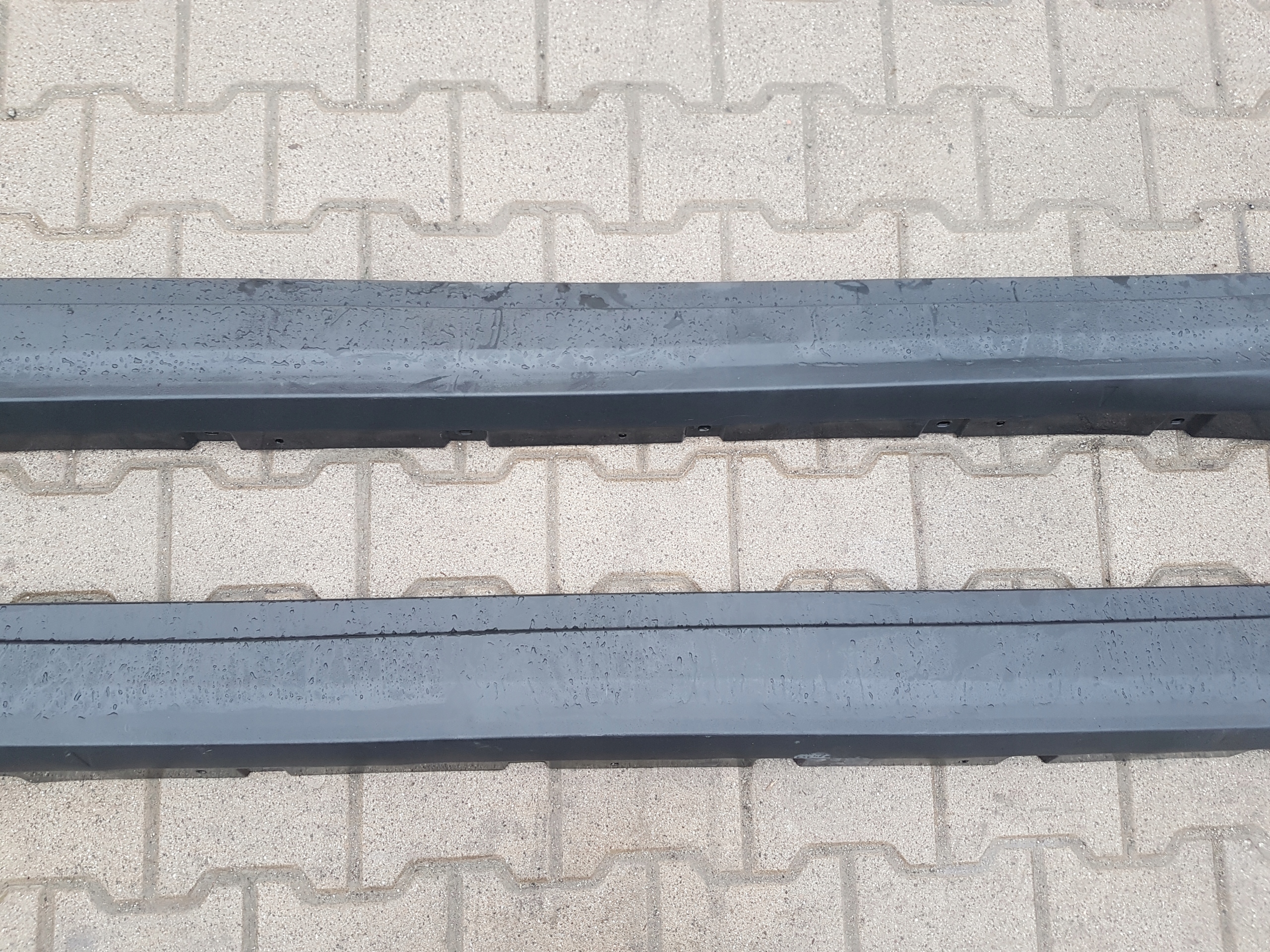 MASERATI LEVANTE moulding threshold left