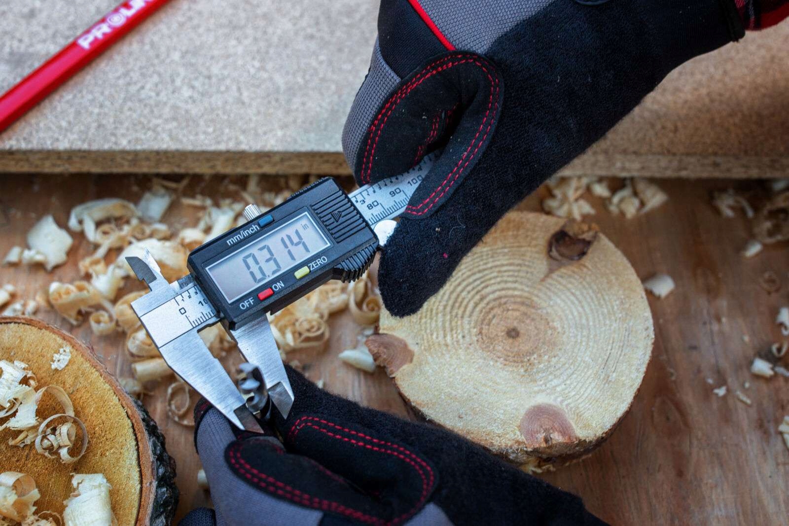 PROLINE Suwmiarka elektroniczna dokładność 0,03mm Maksymalny zakres pomiaru 150 mm