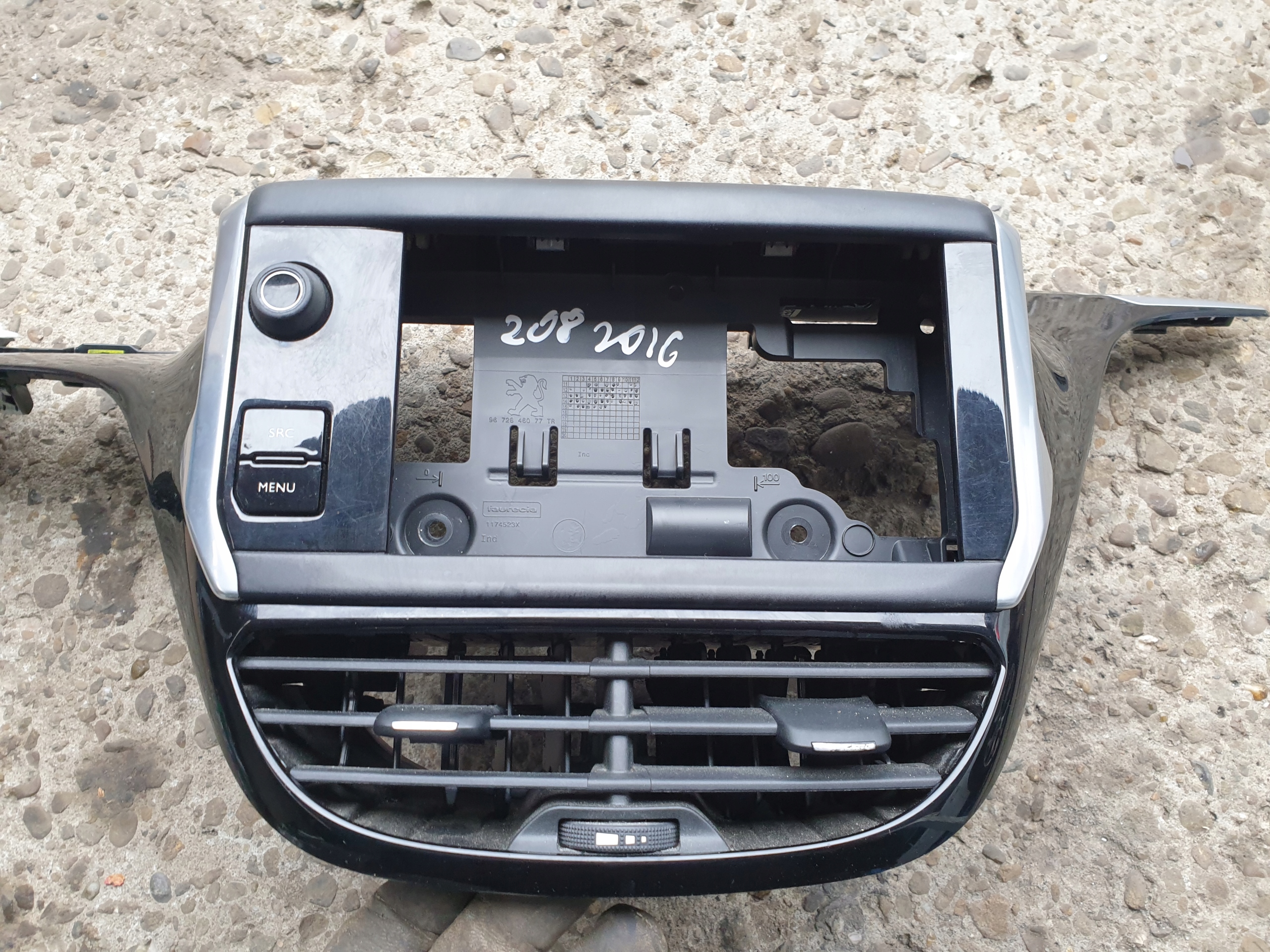 PANEL RADIA grid console NAVI PEUGEOT 208 2014