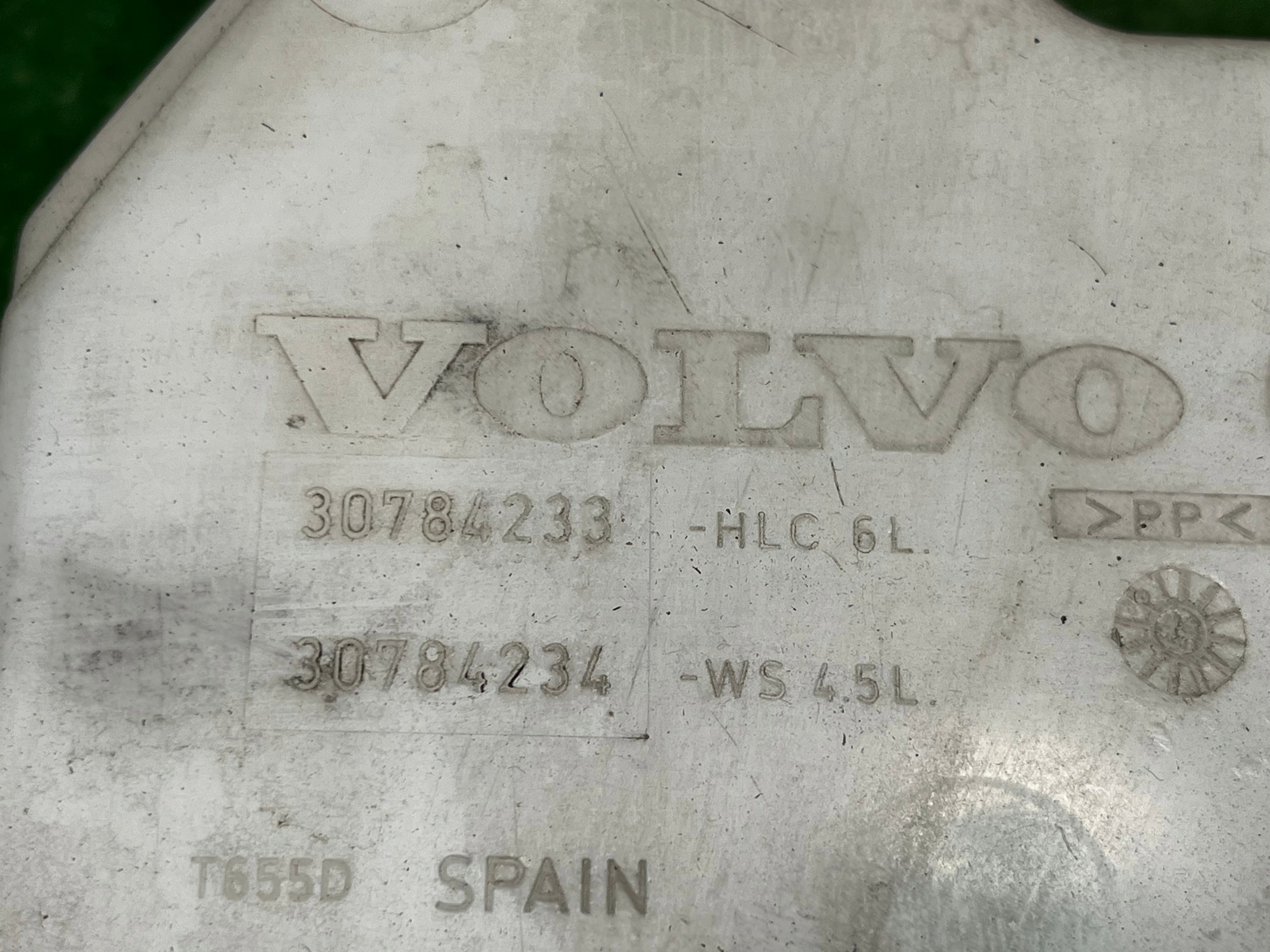 washer fluid tank VOLVO XC70 II 30784233