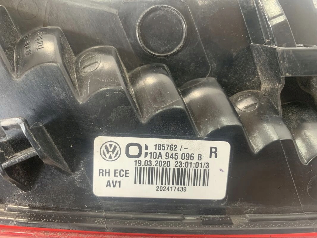 Volkswagen ID3 19r light right rear part rear 2019 id 3 01A945096B