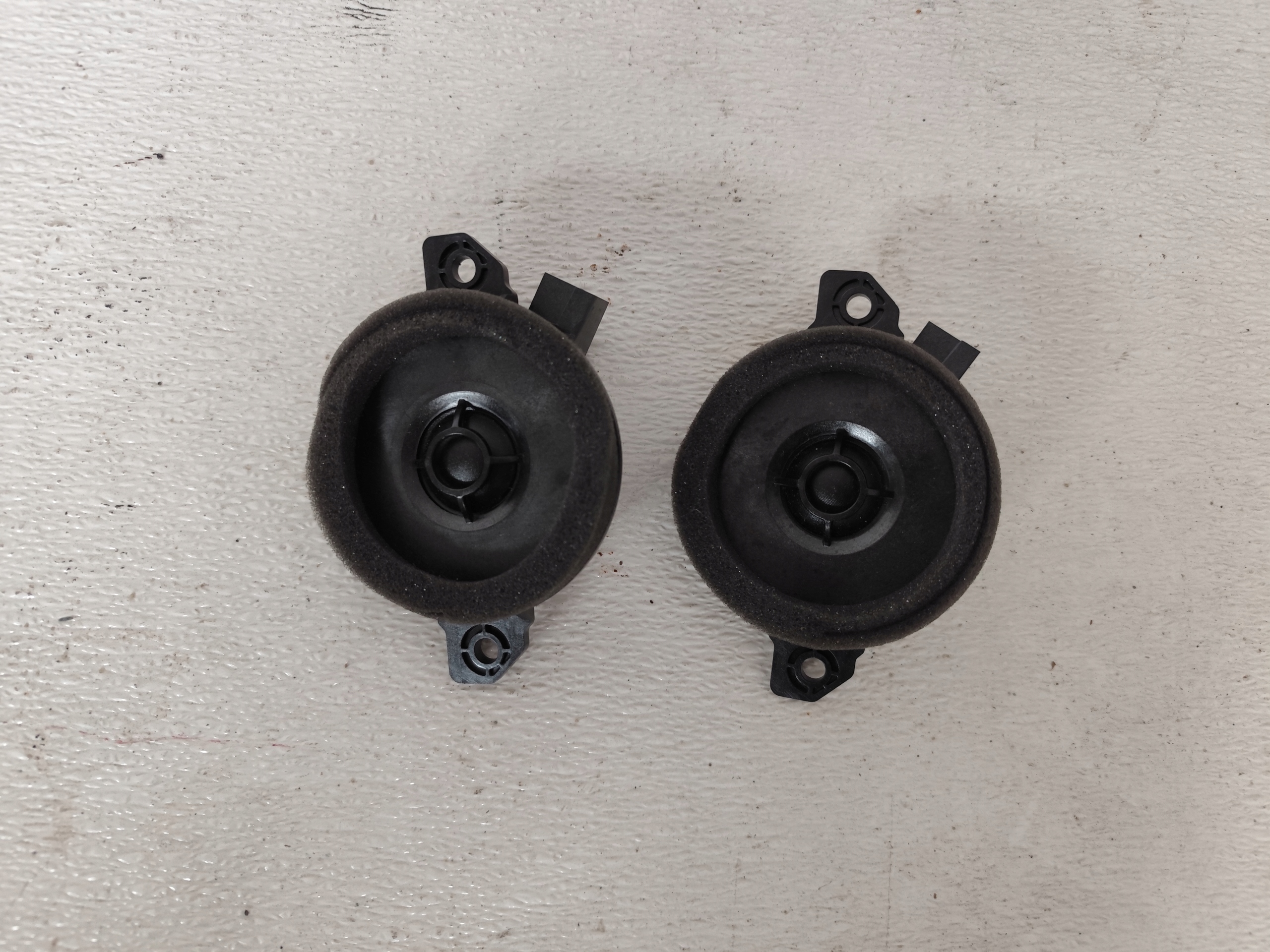 VOLVO XC40 2018 speaker door rear part HARMAN KARDON