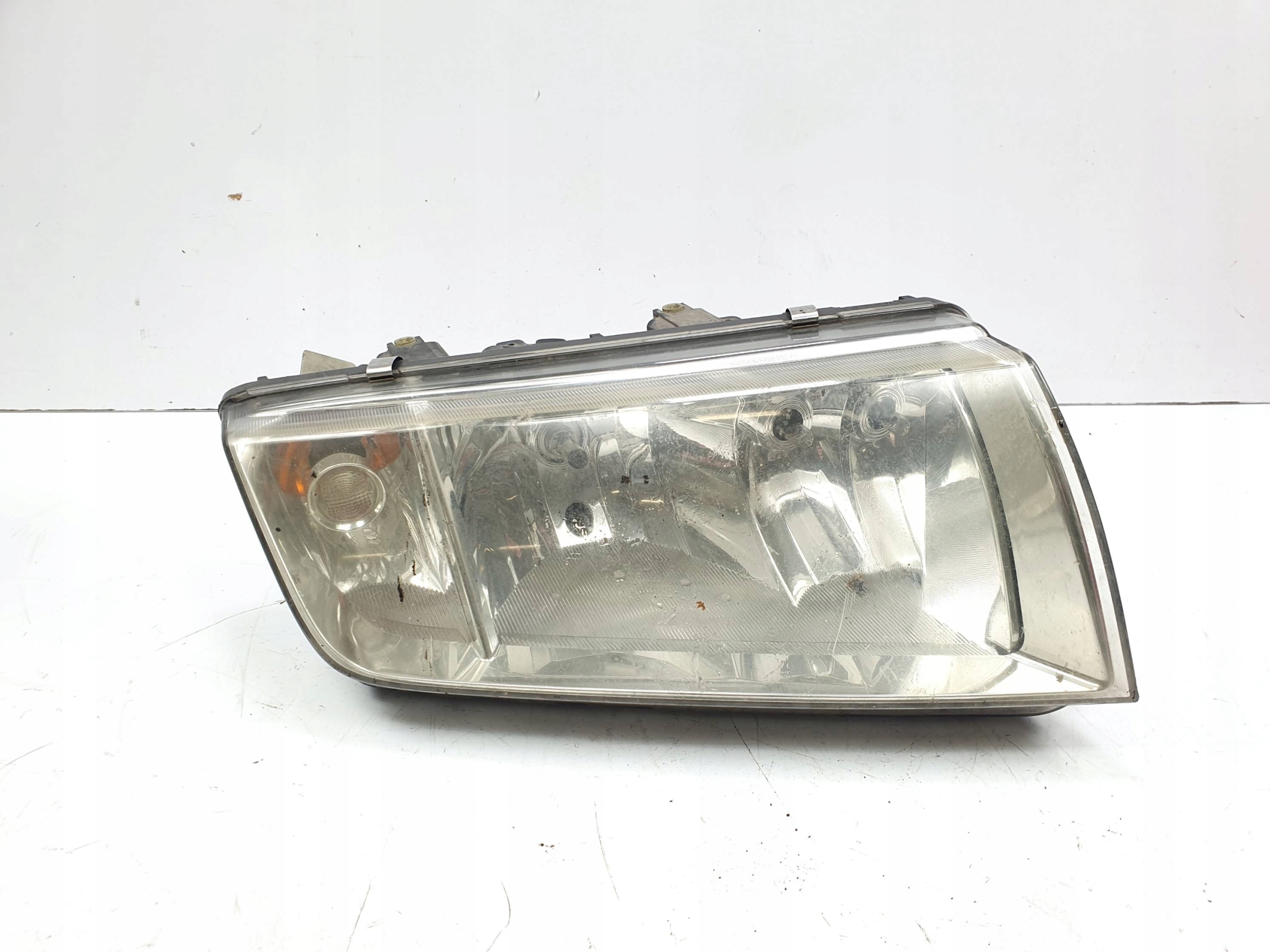 light right front damaged SKODA FABIA and