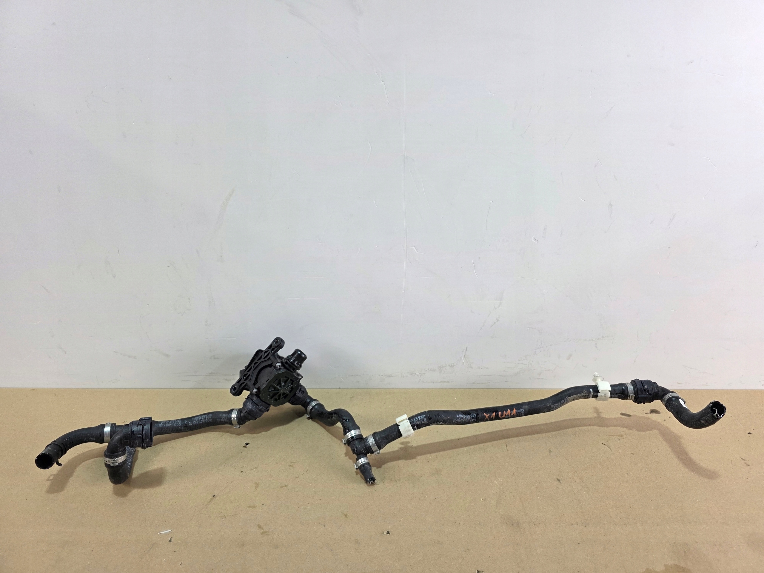 pumpa ventil vode BMW X1 U11 8478451 9462114