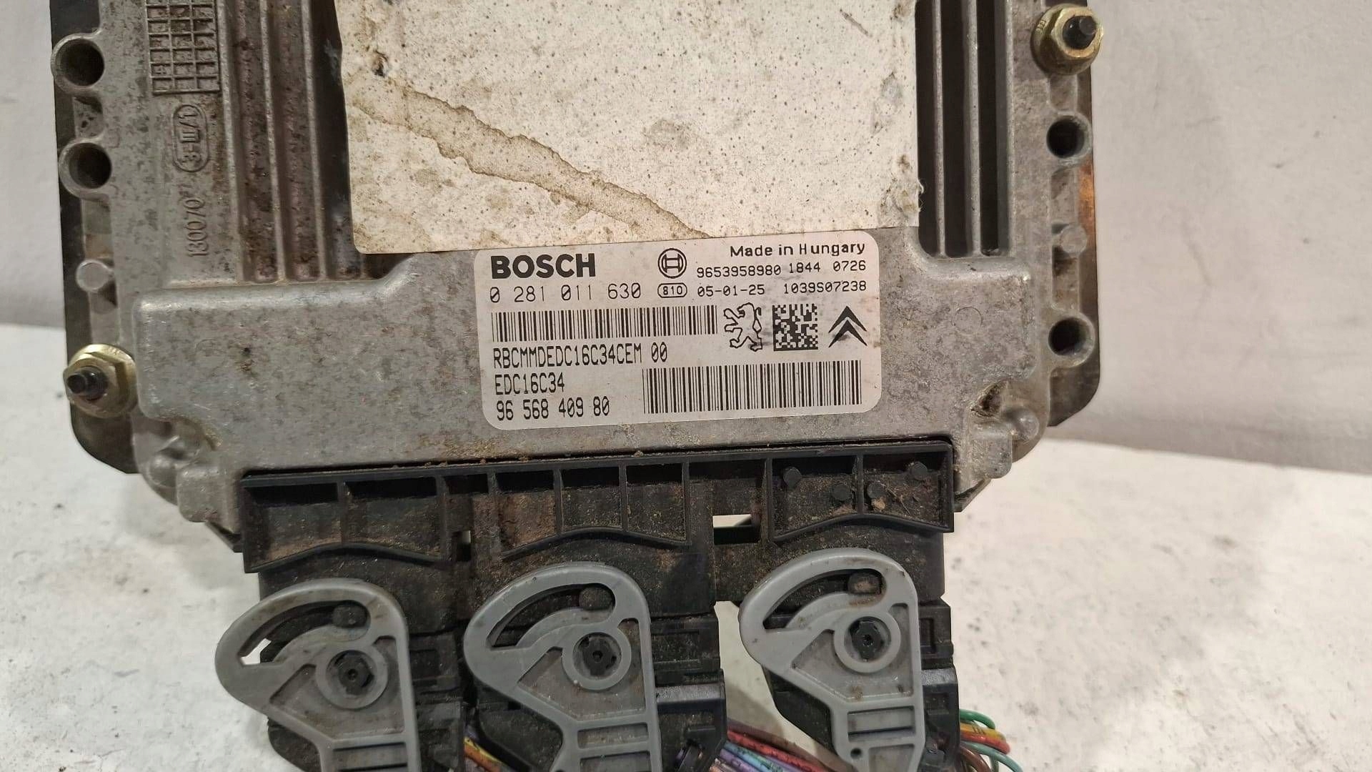 control unit of the engine computer 0281011630 Citroen Peugeot 1.6 HDI