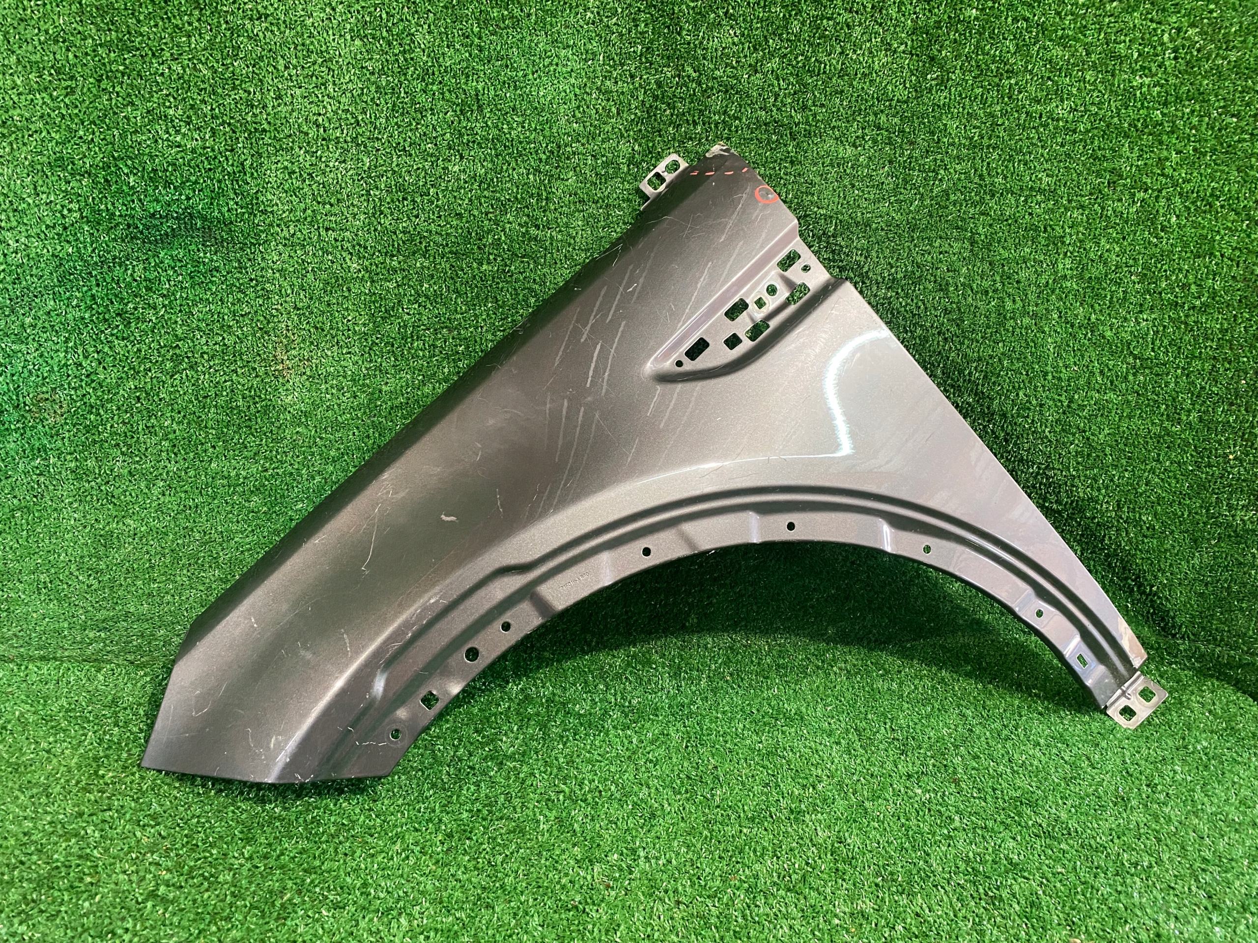 fender front left LAND ROVER DISCOVERY L550