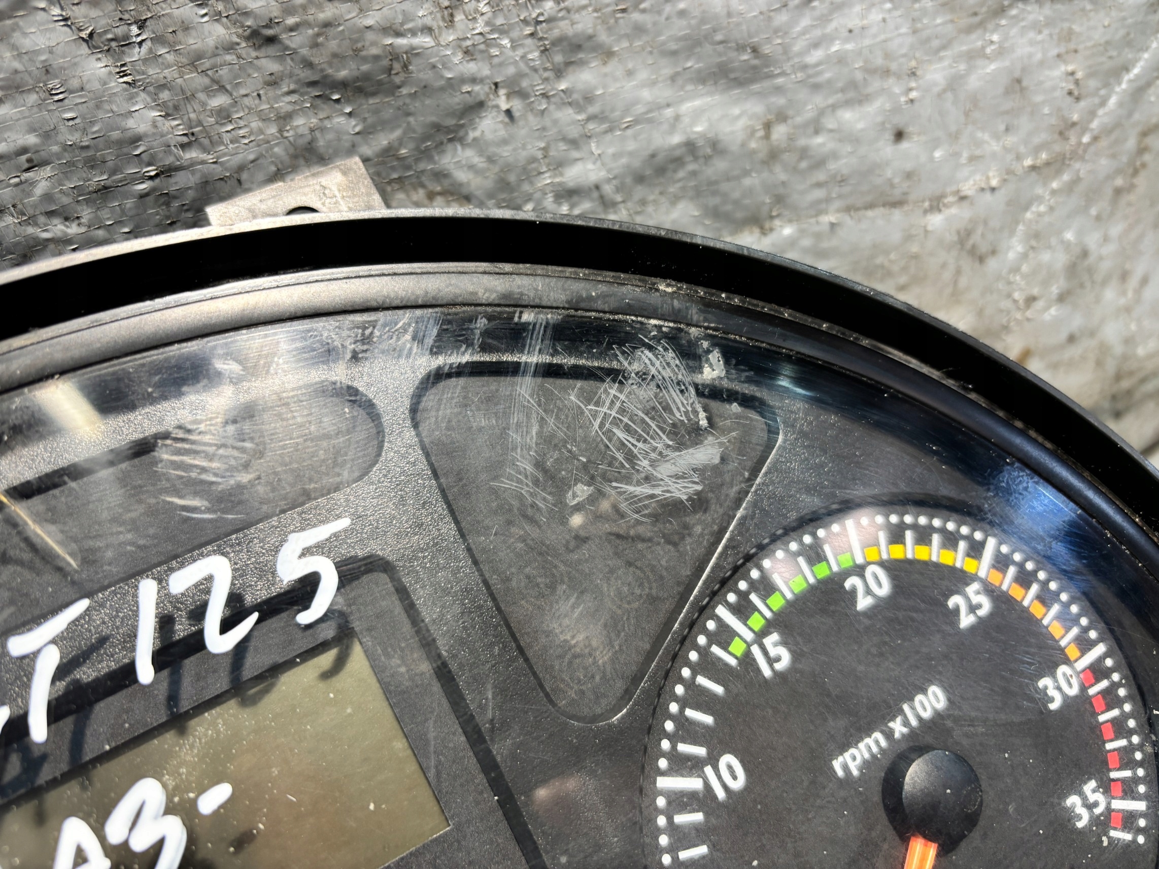dials dials Iveco 504254398