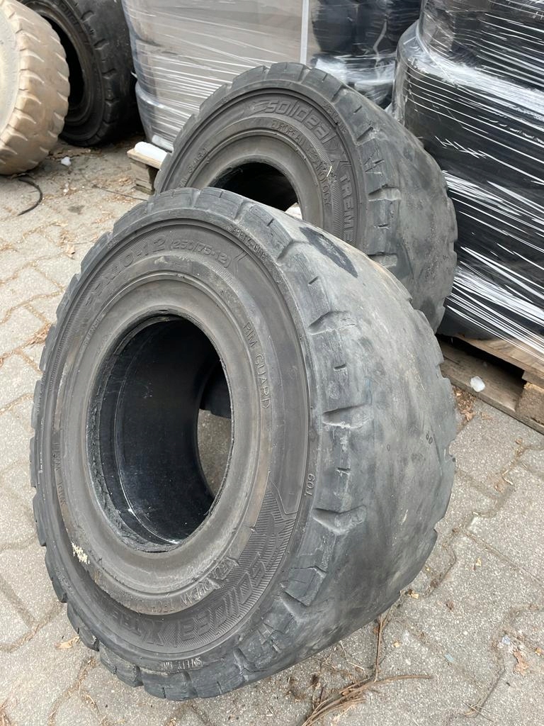 271012eer1 - Повна Шина Solideal 27x10 - 12 для навантажувача