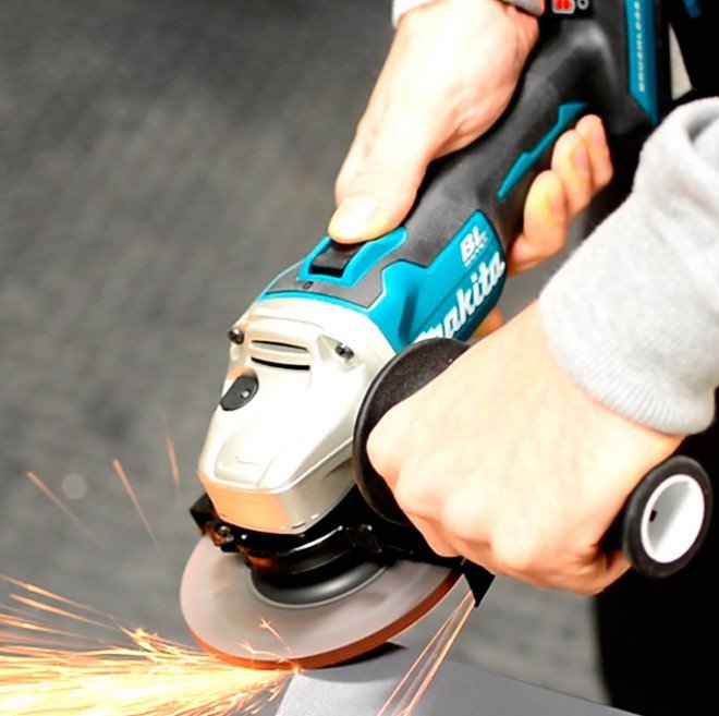 SZLIFIERKA KATOWA MAKITA AKUMULATOROWA 125MM 18V Power 18 W