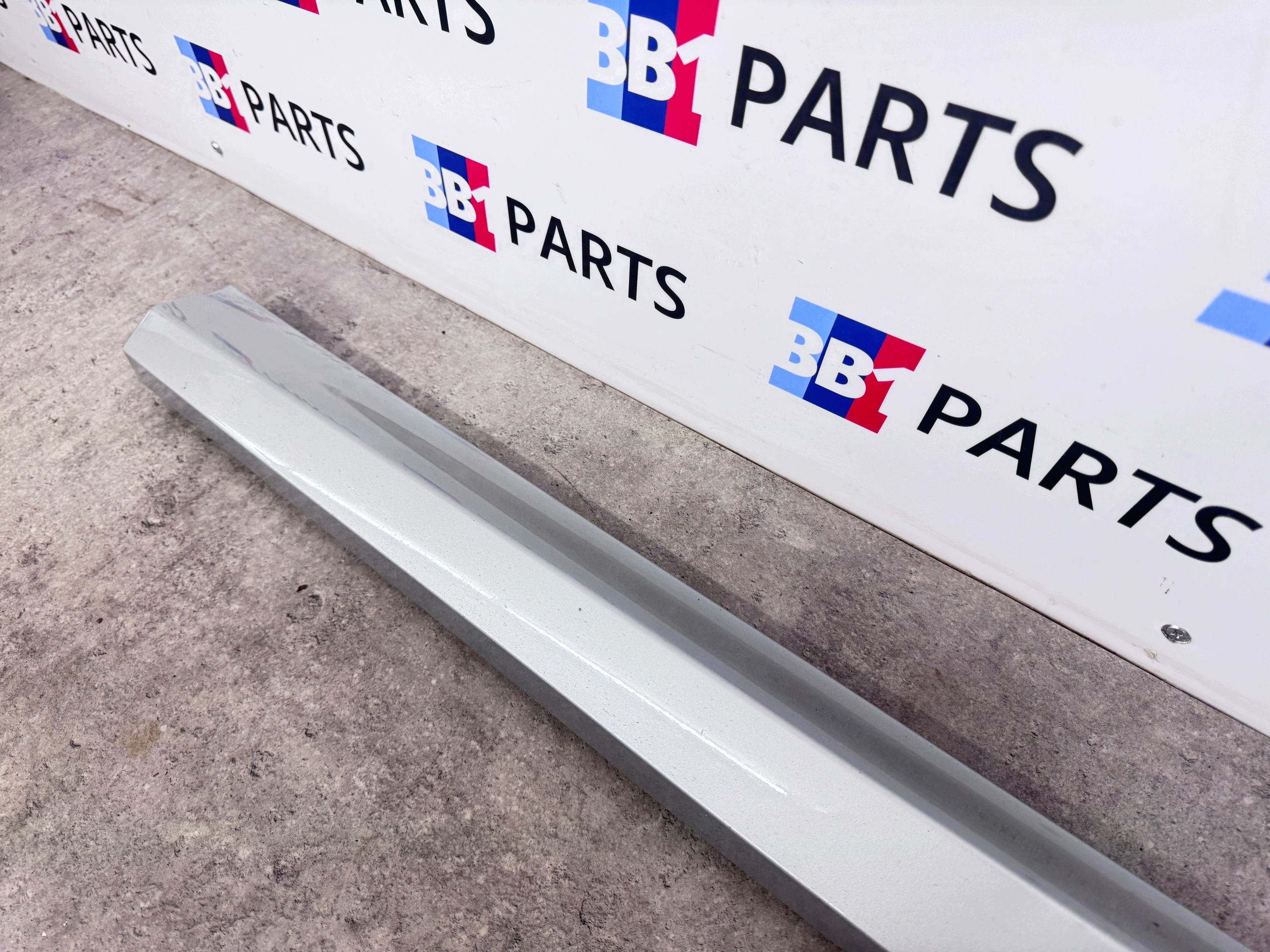 BMW G01 X3 G02 X4 moulding lower door m-packet left front A83 8064795
