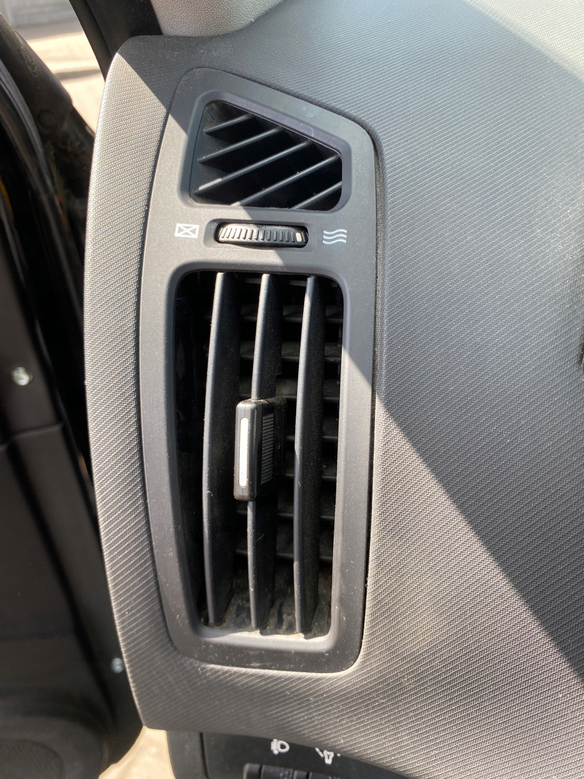 grid air conditioning devices air left driver´s Kia Ceed SW FL 06-12