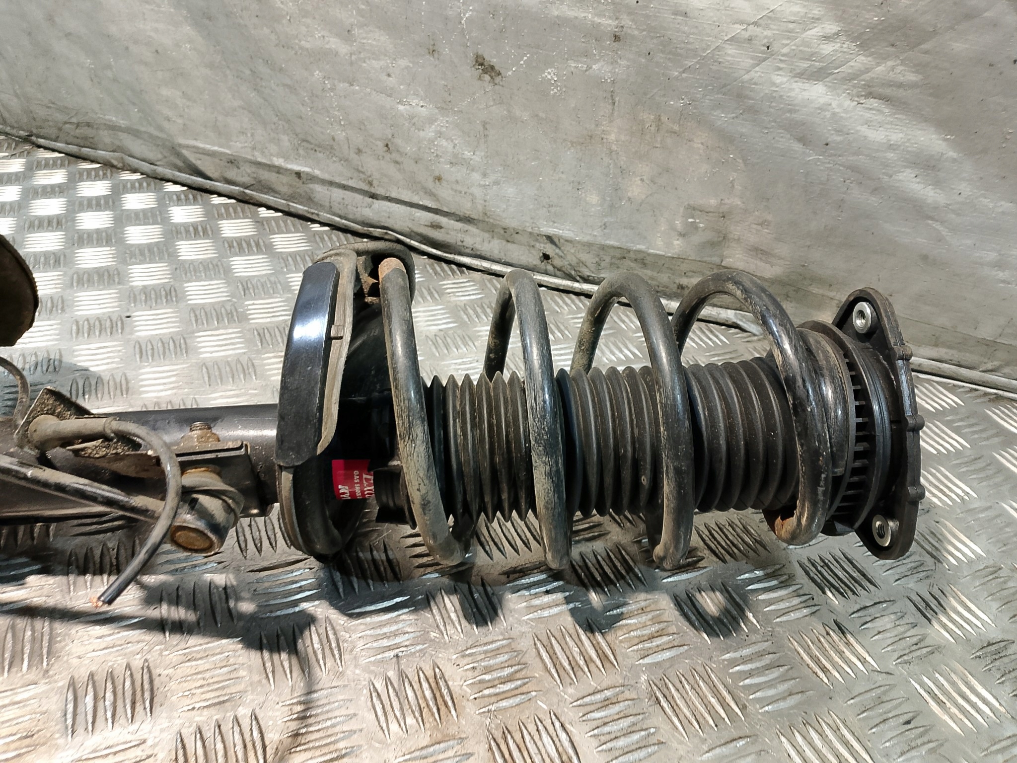 McPherson left shock absorber + spring + swing FORD FOCUS MK3 1.6 TDCI